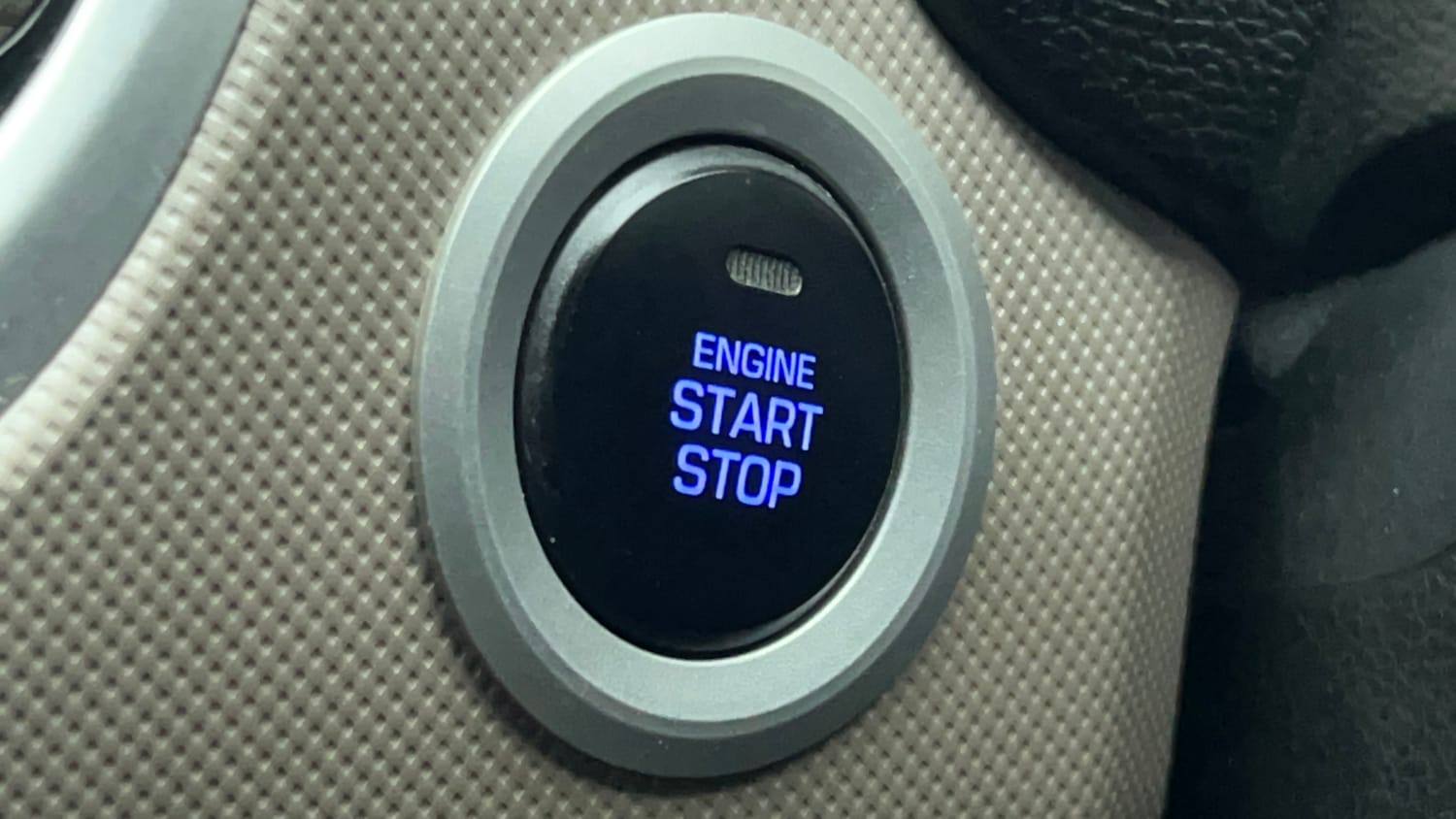 Used 2019 Hyundai Creta SX 1.6 AT Petrol Petrol Automatic top_features Keyless start