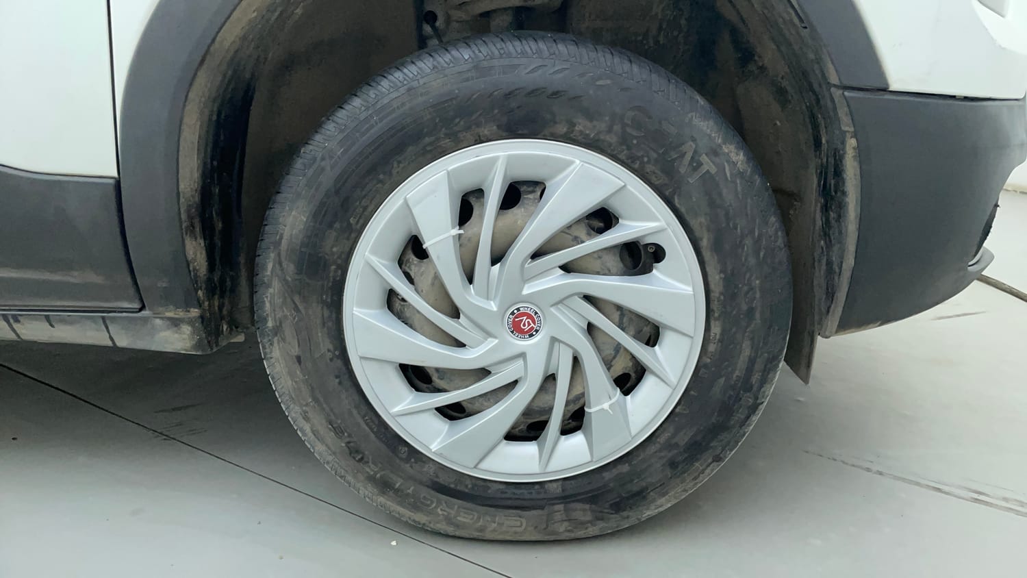 Used 2024 Tata Punch Adventure Rhythm CNG Cng Manual tyres RIGHT FRONT TYRE RIM VIEW