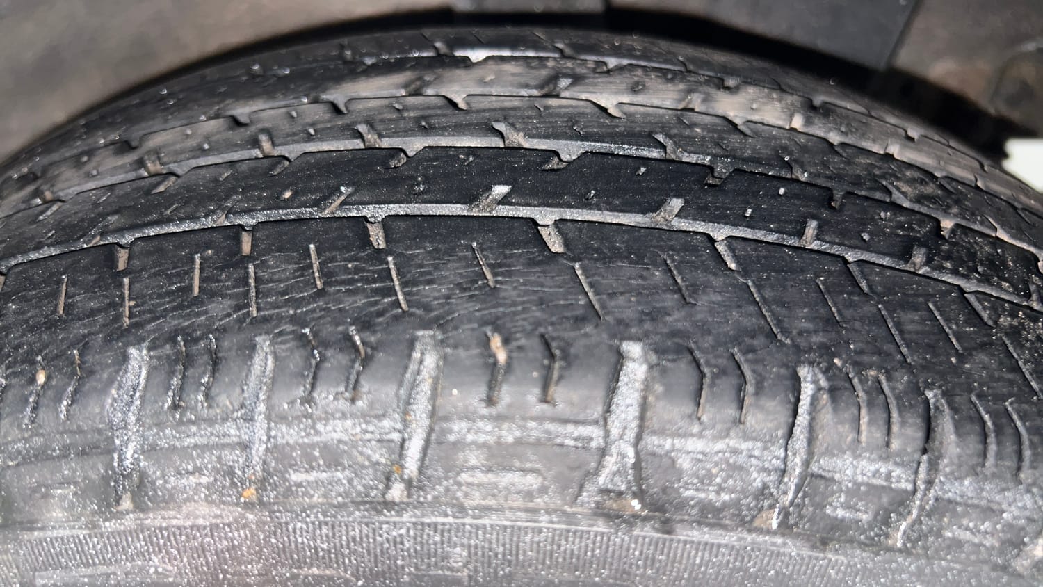 Used 2014 Hyundai Grand i10 Asta 1.2 Kappa VTVT Petrol Manual tyres LEFT REAR TYRE TREAD VIEW