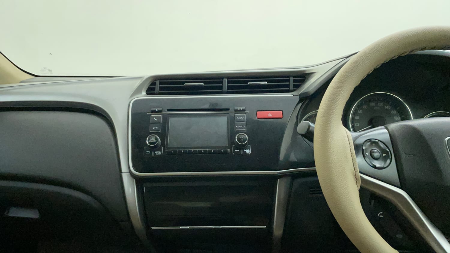 Used 2015 Honda City V Petrol Manual interior MUSIC SYSTEM & AC CONTROL VIEW