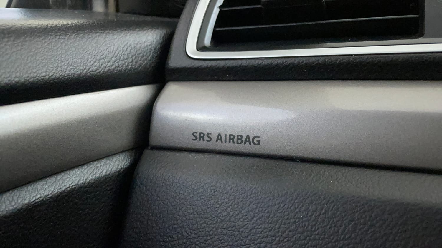 Used 2015 Maruti Suzuki Ciaz ZXi+ RS Petrol Manual top_features Airbags