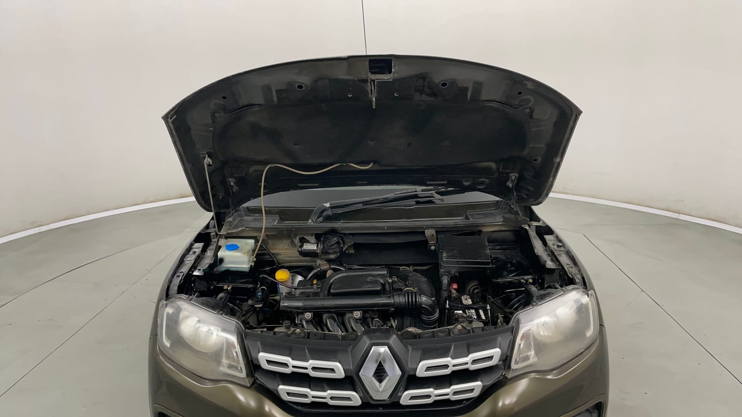 Used 2018 Renault Kwid 1.0 RXT Petrol Manual engine ENGINE & BONNET OPEN FRONT VIEW