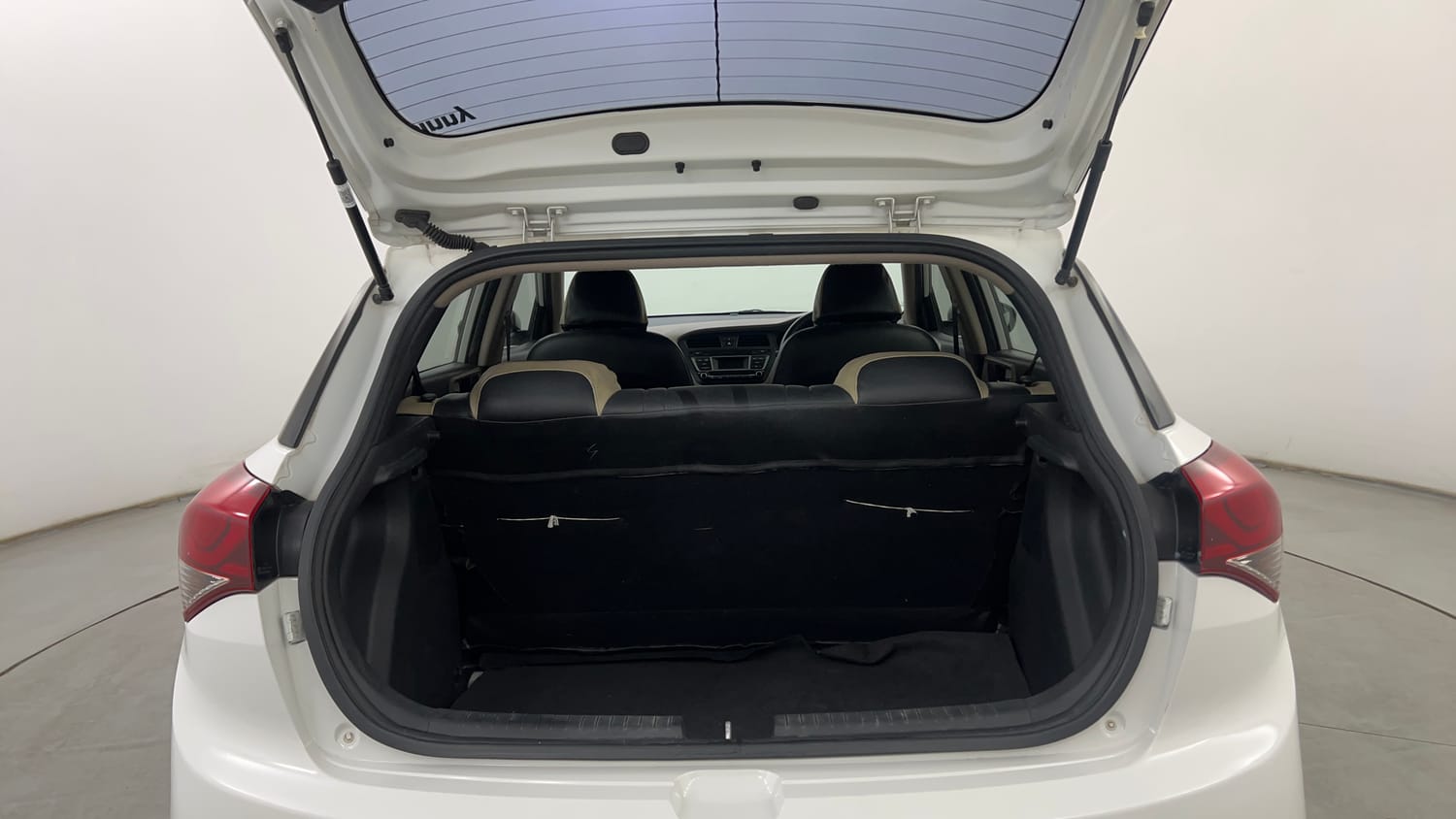 Used 2018 Hyundai Elite i20 Sportz 1.2 Petrol Manual interior DICKY INSIDE VIEW