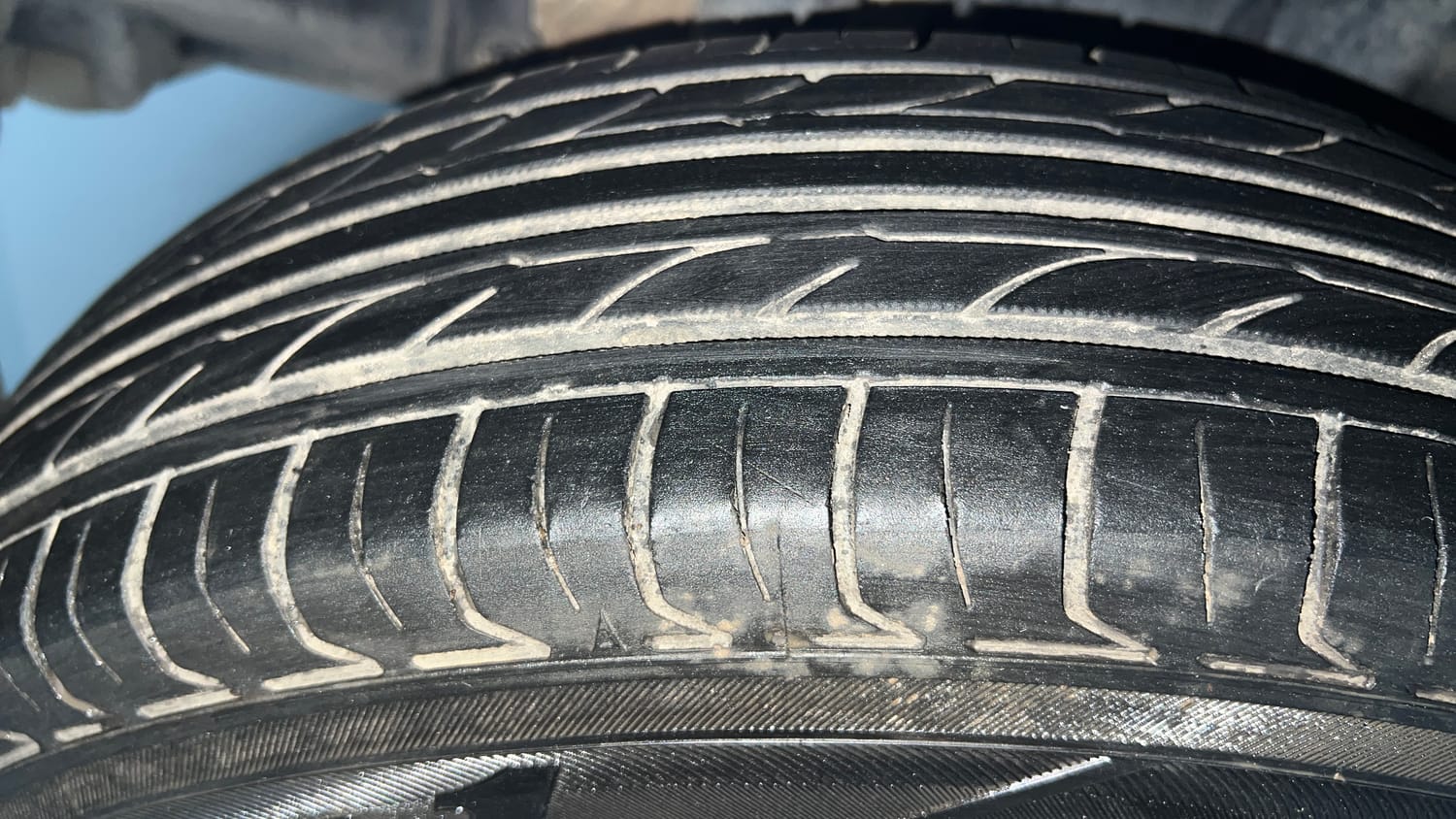 Used 2019 Maruti Suzuki Swift LXi Petrol Manual tyres RIGHT REAR TYRE TREAD VIEW