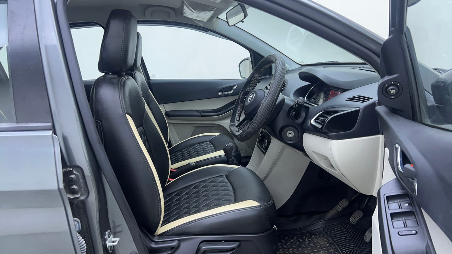 Used 2024 Tata Tiago XZ Plus Petrol Manual interior RIGHT SIDE FRONT DOOR CABIN VIEW