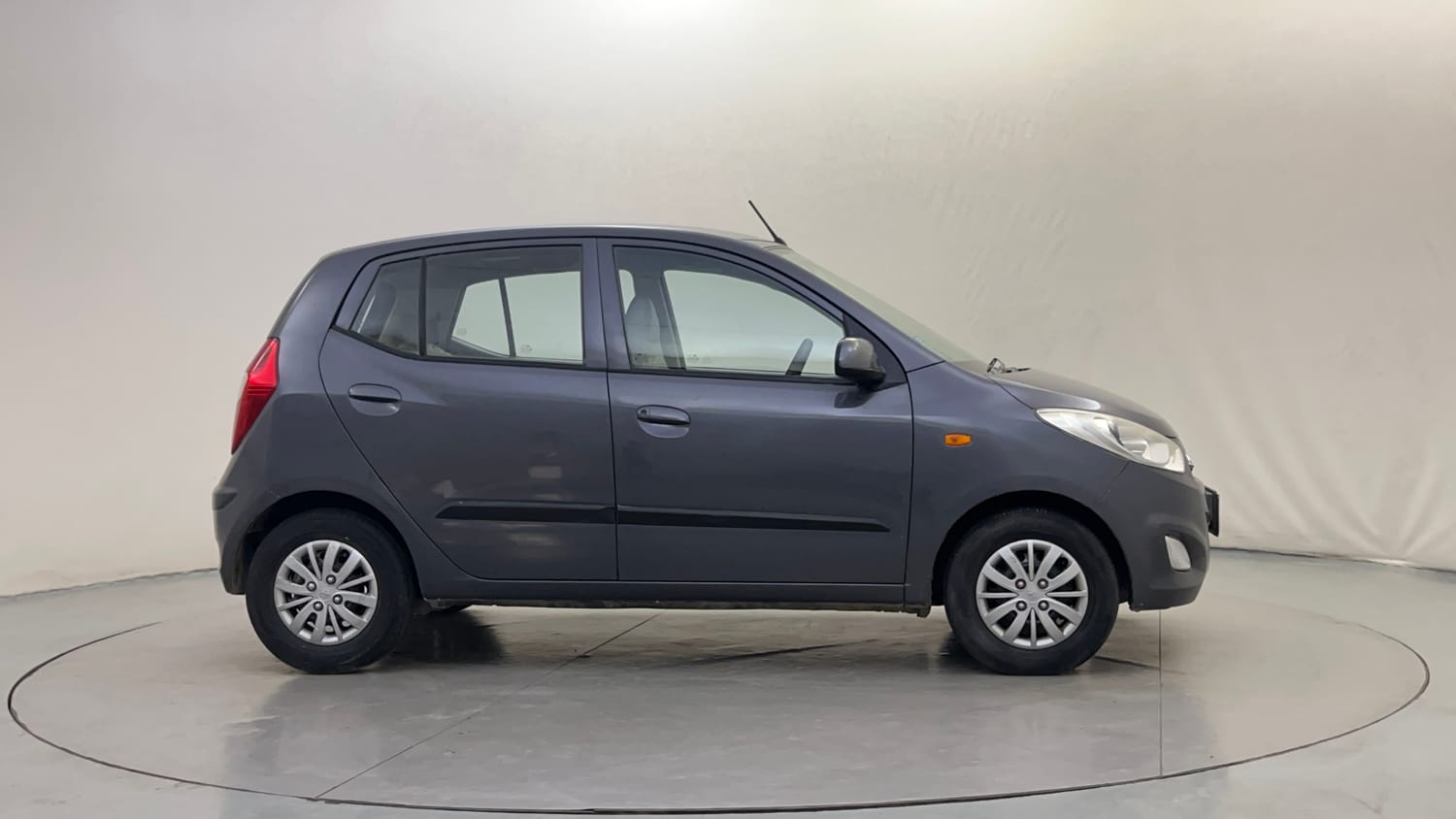 Used 2014 Hyundai i10 Sportz 1.1 iRDE2 Petrol Manual exterior RIGHT SIDE VIEW