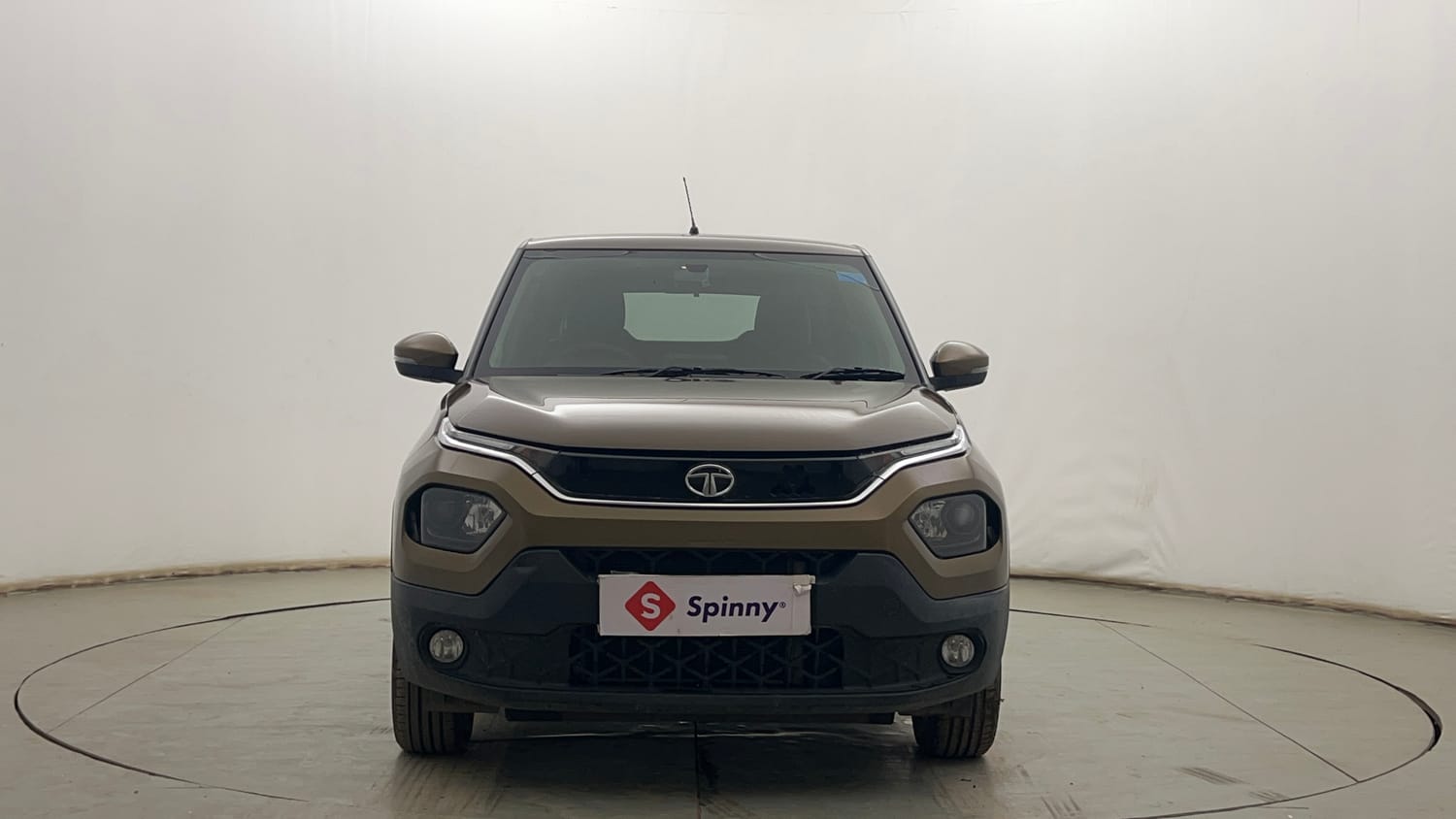 Used 2022 Tata Punch Accomplished Dazzle Pack MT Petrol Manual exterior FRONT VIEW