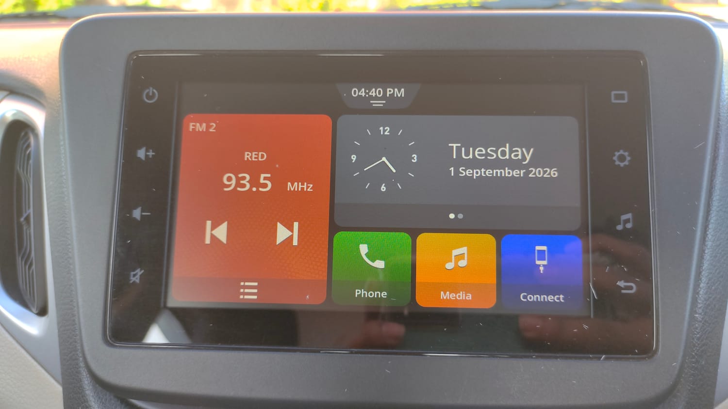 Used 2022 Maruti Suzuki Wagon R ZXi 1.2 Petrol Manual top_features Integrated (in-dash) music system