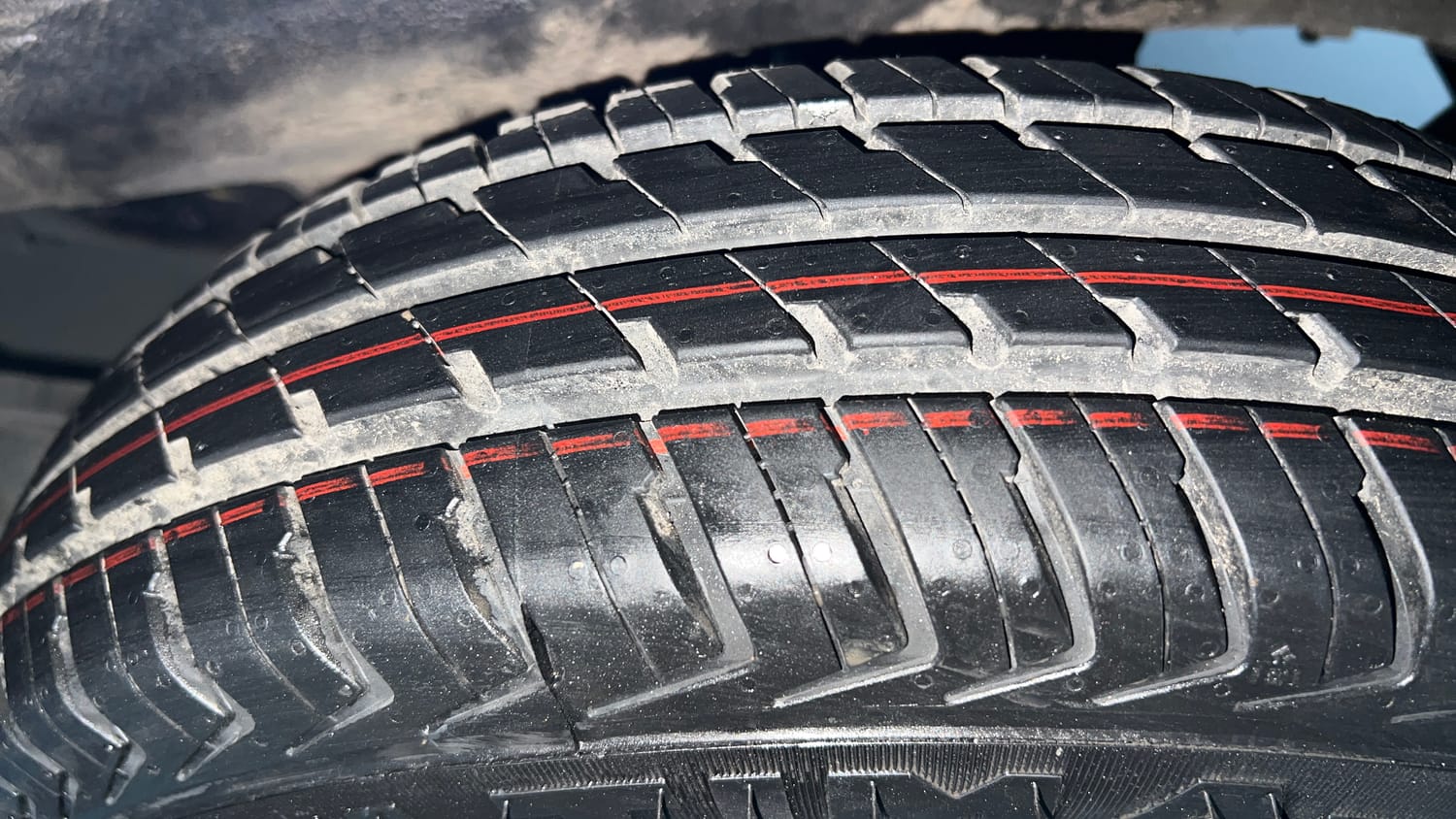 Used 2015 Maruti Suzuki Wagon R LXI Petrol Manual tyres LEFT REAR TYRE TREAD VIEW