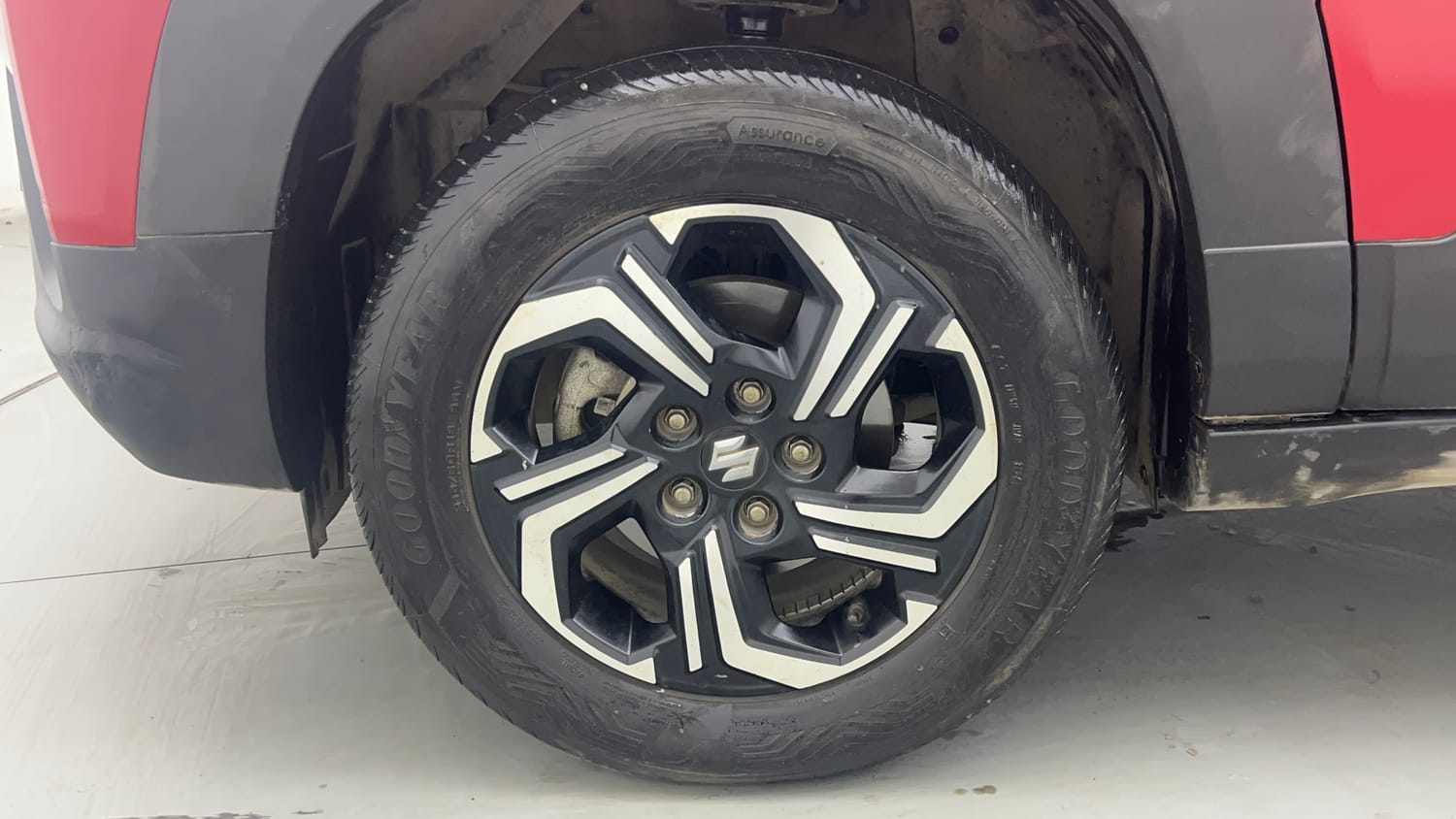Used 2022 Maruti Suzuki Brezza Zxi Plus Dual Tone Petrol Manual tyres LEFT FRONT TYRE RIM VIEW
