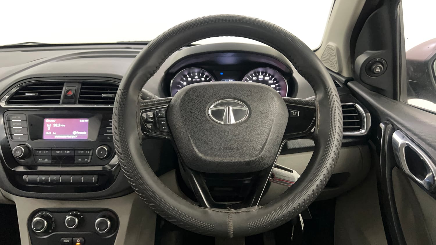Used 2018 Tata Tiago Revotron XZA Petrol Automatic interior STEERING VIEW