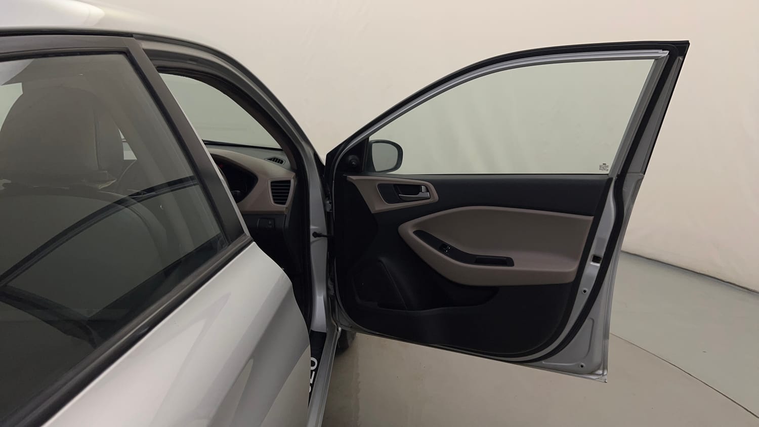 Used 2015 Hyundai Elite i20 Era 1.2 Petrol Manual interior RIGHT FRONT DOOR OPEN VIEW