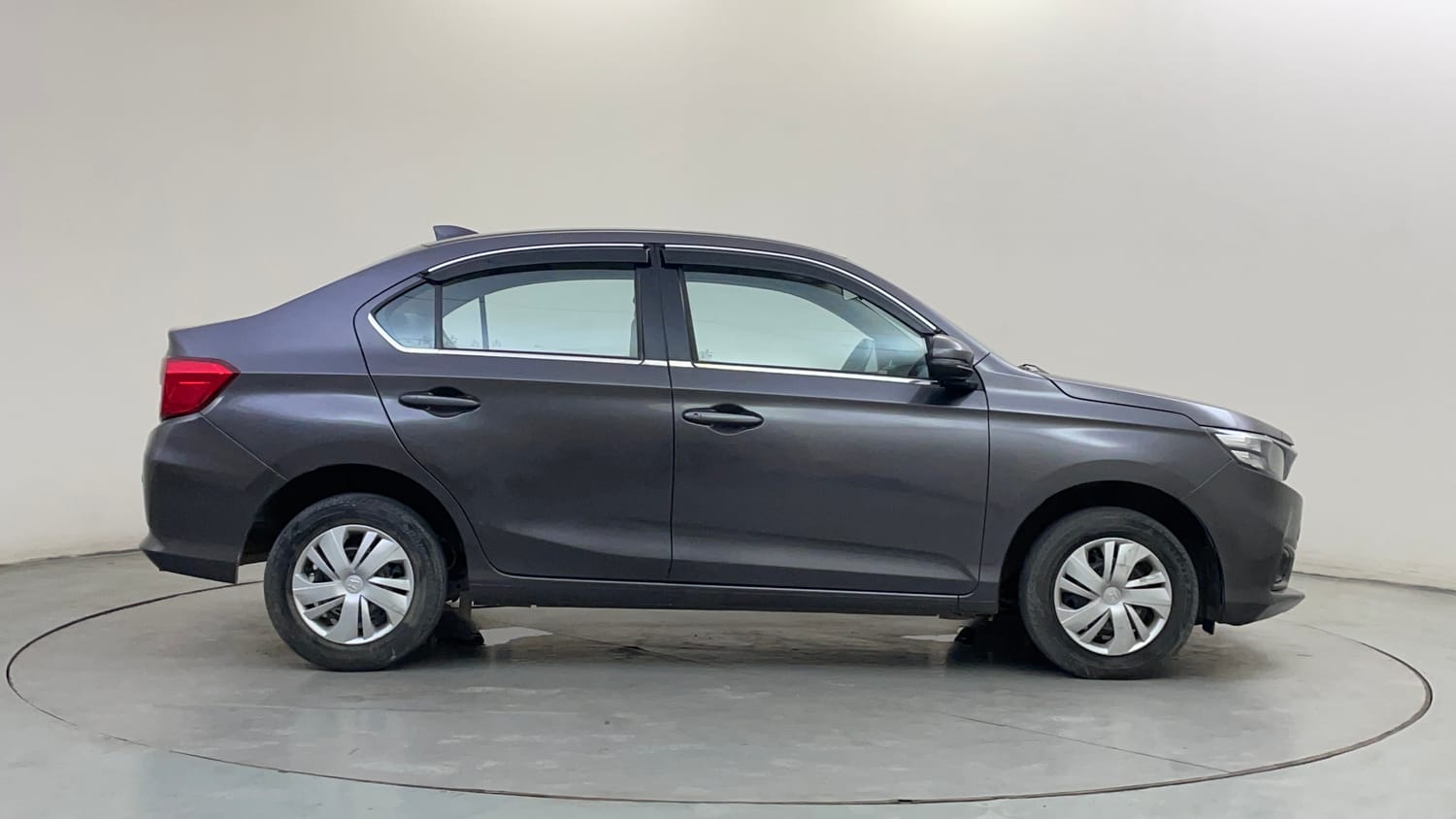Used 2019 Honda Amaze 1.2 S MT Petrol Petrol Manual exterior RIGHT SIDE VIEW