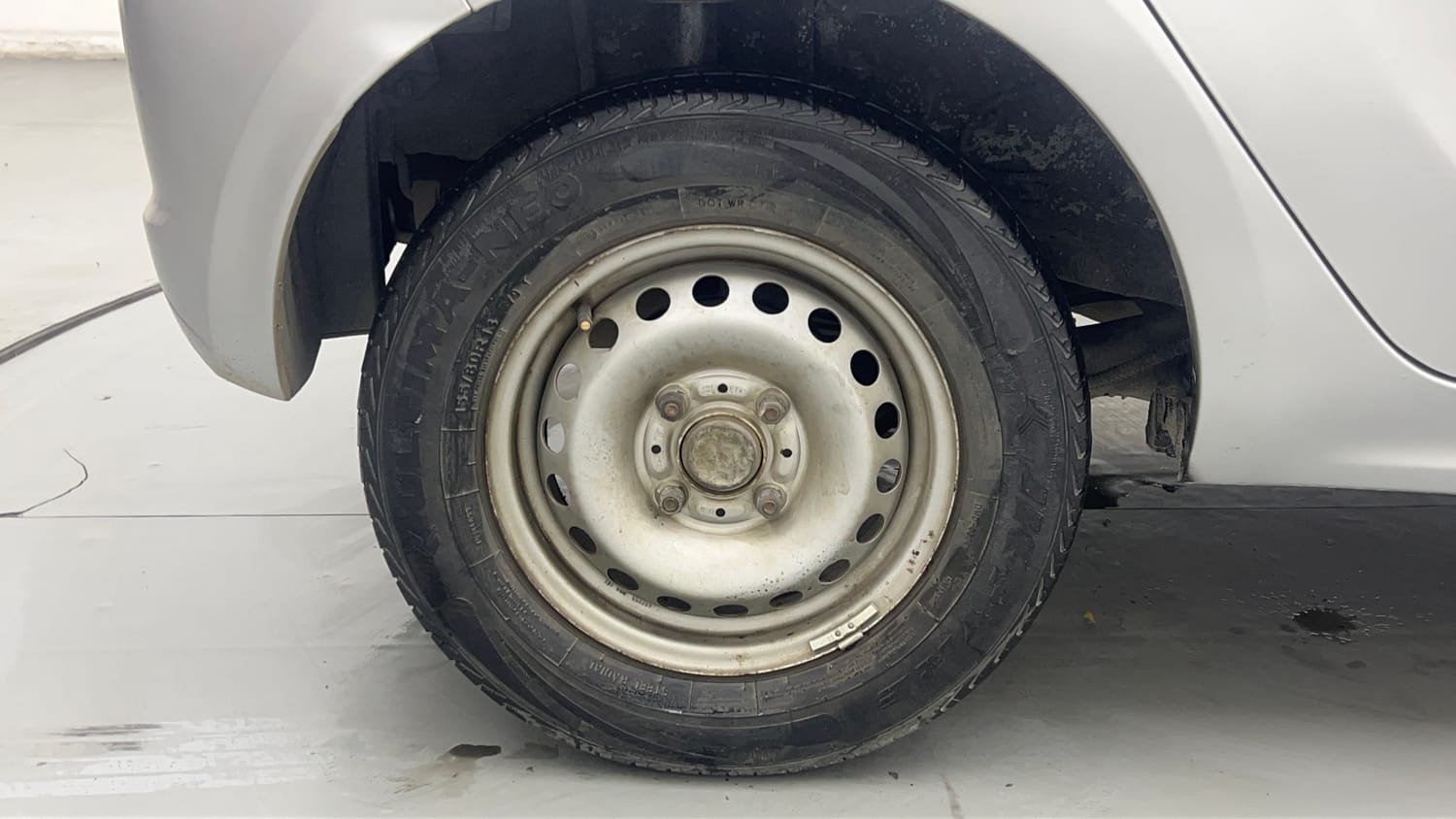 Used 2019 Tata Tiago Revotron XE Petrol Manual tyres RIGHT REAR TYRE RIM VIEW