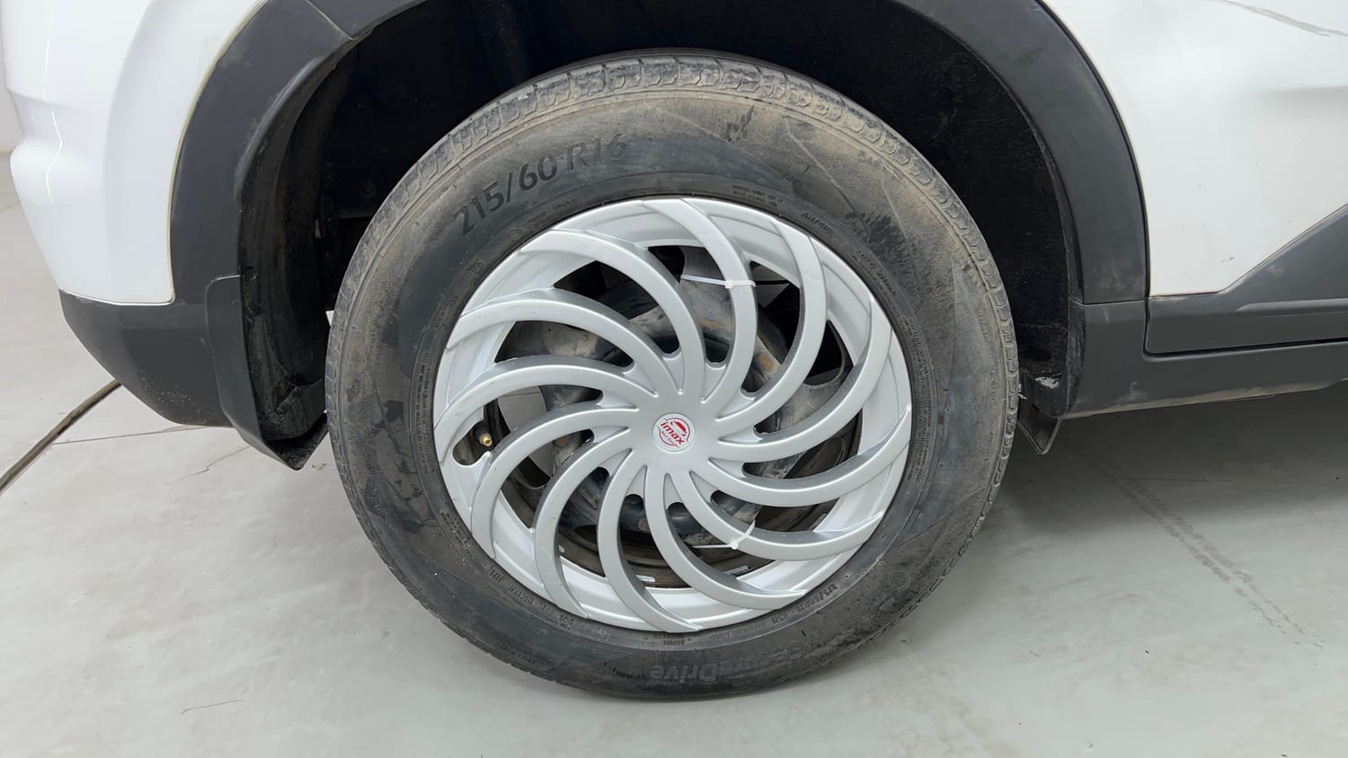 Used 2021 Hyundai Venue SX 1.5 CRDi Diesel Manual tyres RIGHT REAR TYRE RIM VIEW