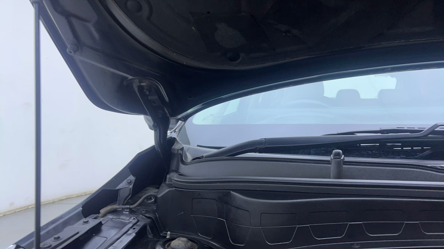 Used 2020 kia Seltos GTX Plus DCT 1.4 Petrol Automatic engine ENGINE RIGHT SIDE HINGE & APRON VIEW