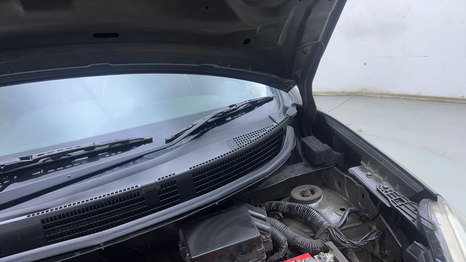 Used 2017 Nissan Micra XL CVT Petrol Automatic engine ENGINE LEFT SIDE HINGE & APRON VIEW