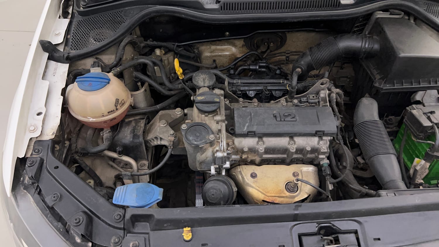 Used 2015 Volkswagen Polo Comfortline 1.2L (P) Petrol Manual engine ENGINE RIGHT SIDE VIEW