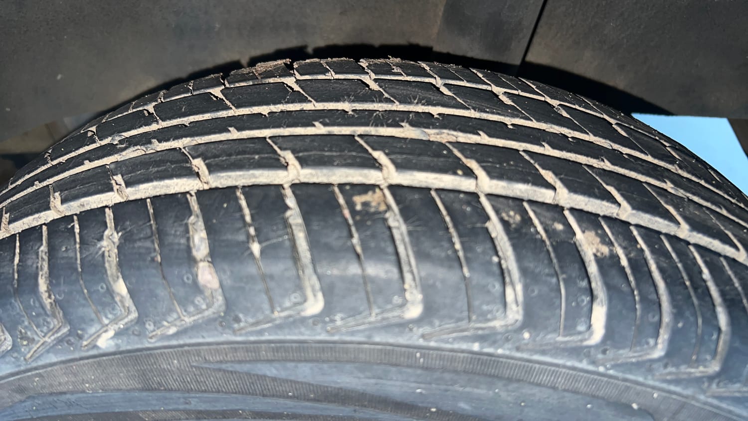 Used 2018 Datsun Redi-GO T (O) Petrol Manual tyres LEFT REAR TYRE TREAD VIEW