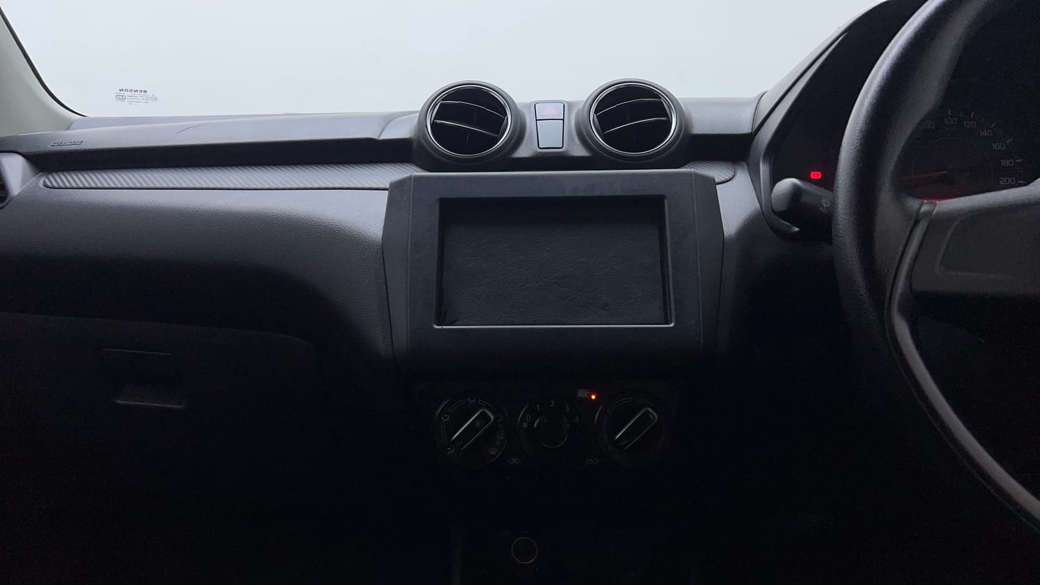 Used 2019 Maruti Suzuki Swift LXi Petrol Manual interior MUSIC SYSTEM & AC CONTROL VIEW