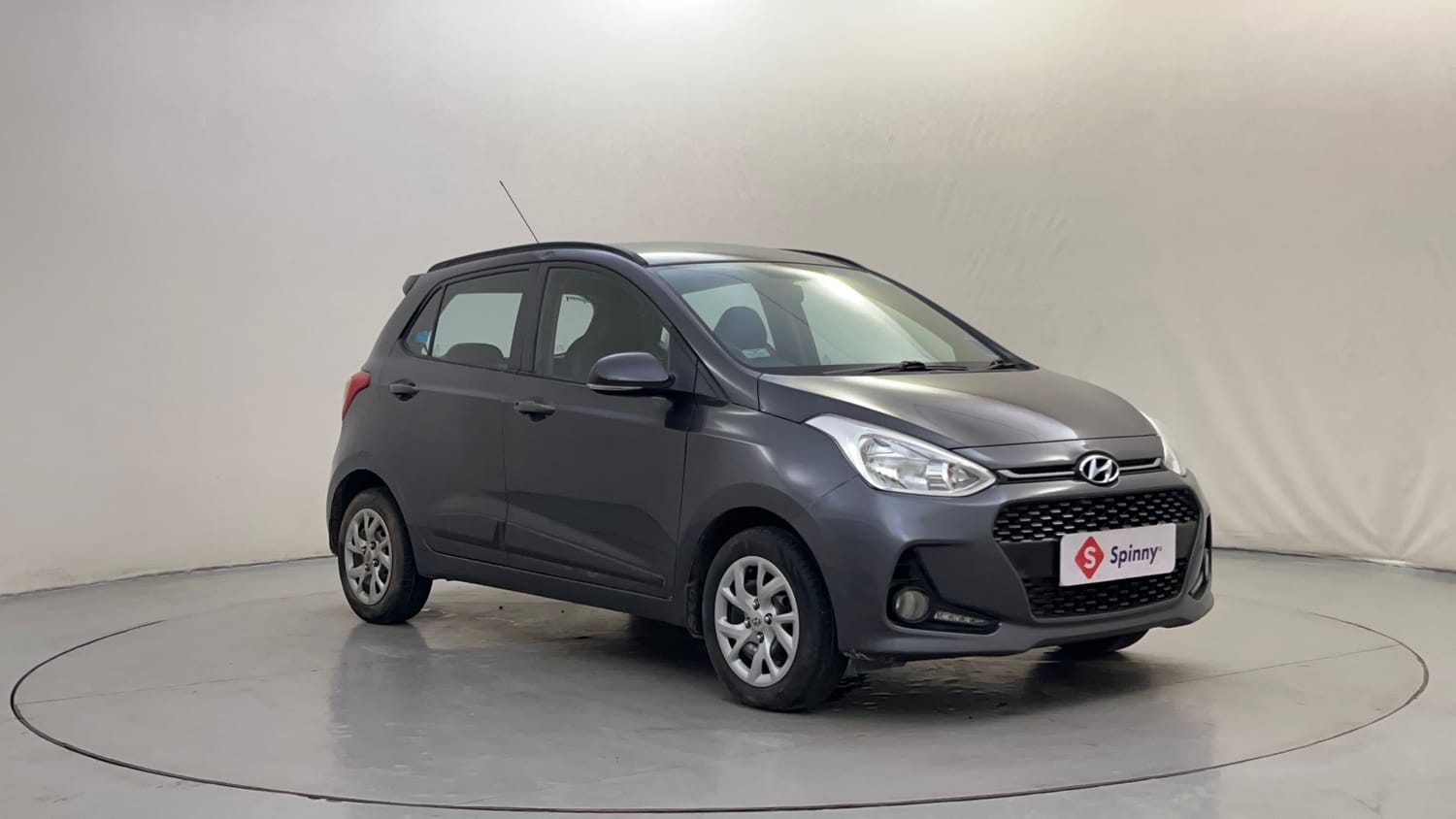 Used 2020 Hyundai Grand i10 Sportz 1.2 Kappa VTVT Petrol Manual exterior RIGHT FRONT CORNER VIEW