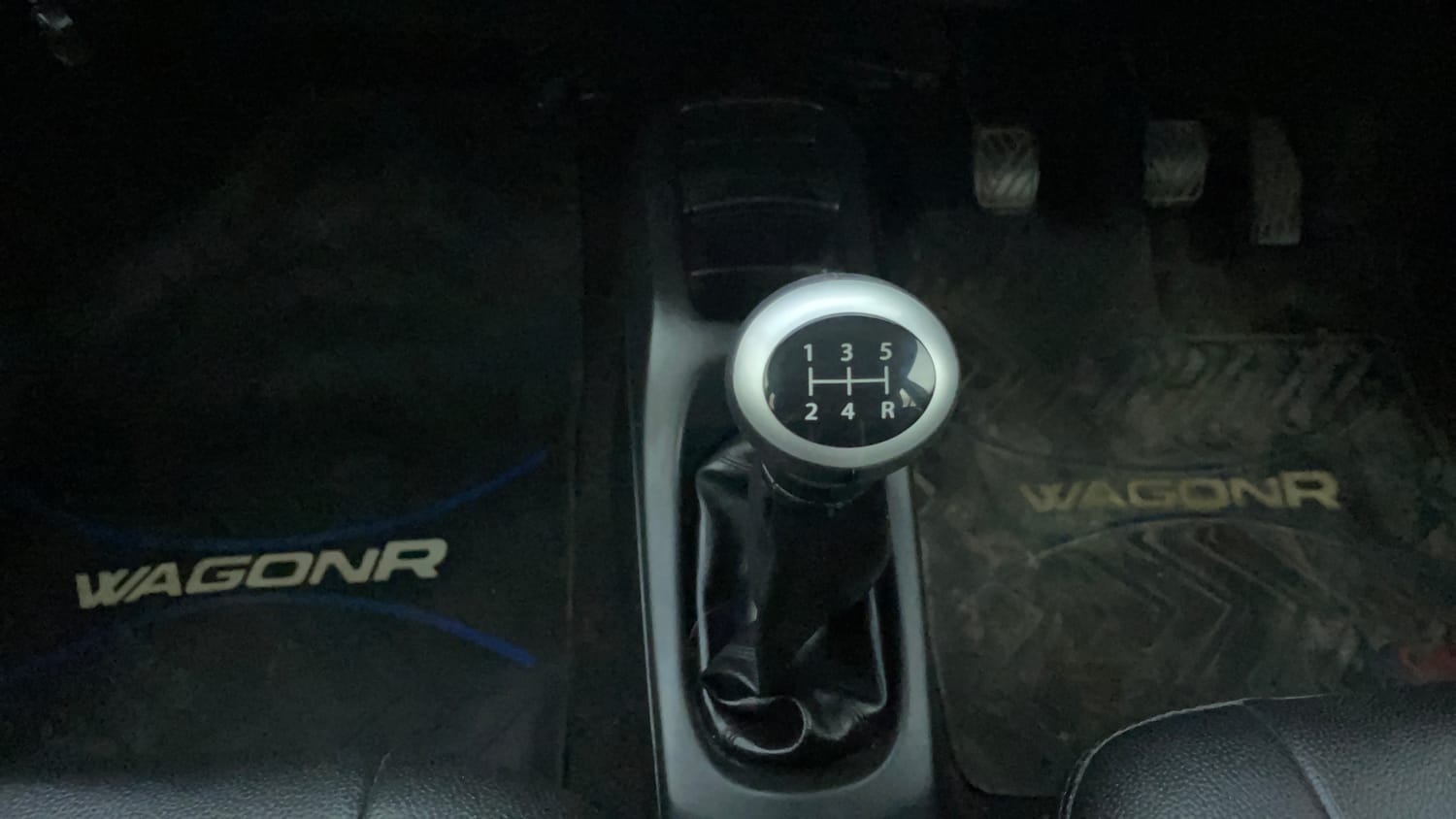 Used 2017 Maruti Suzuki Wagon R LXI Petrol Manual interior GEAR  KNOB VIEW