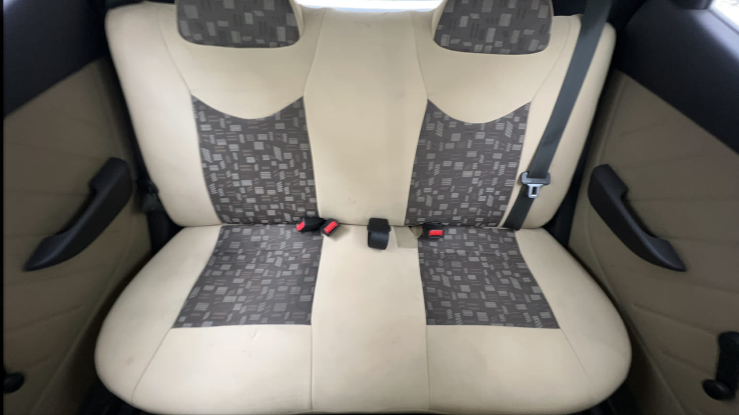 Used 2015 Hyundai Eon D-Lite + Petrol Manual interior REAR SEAT CONDITION VIEW