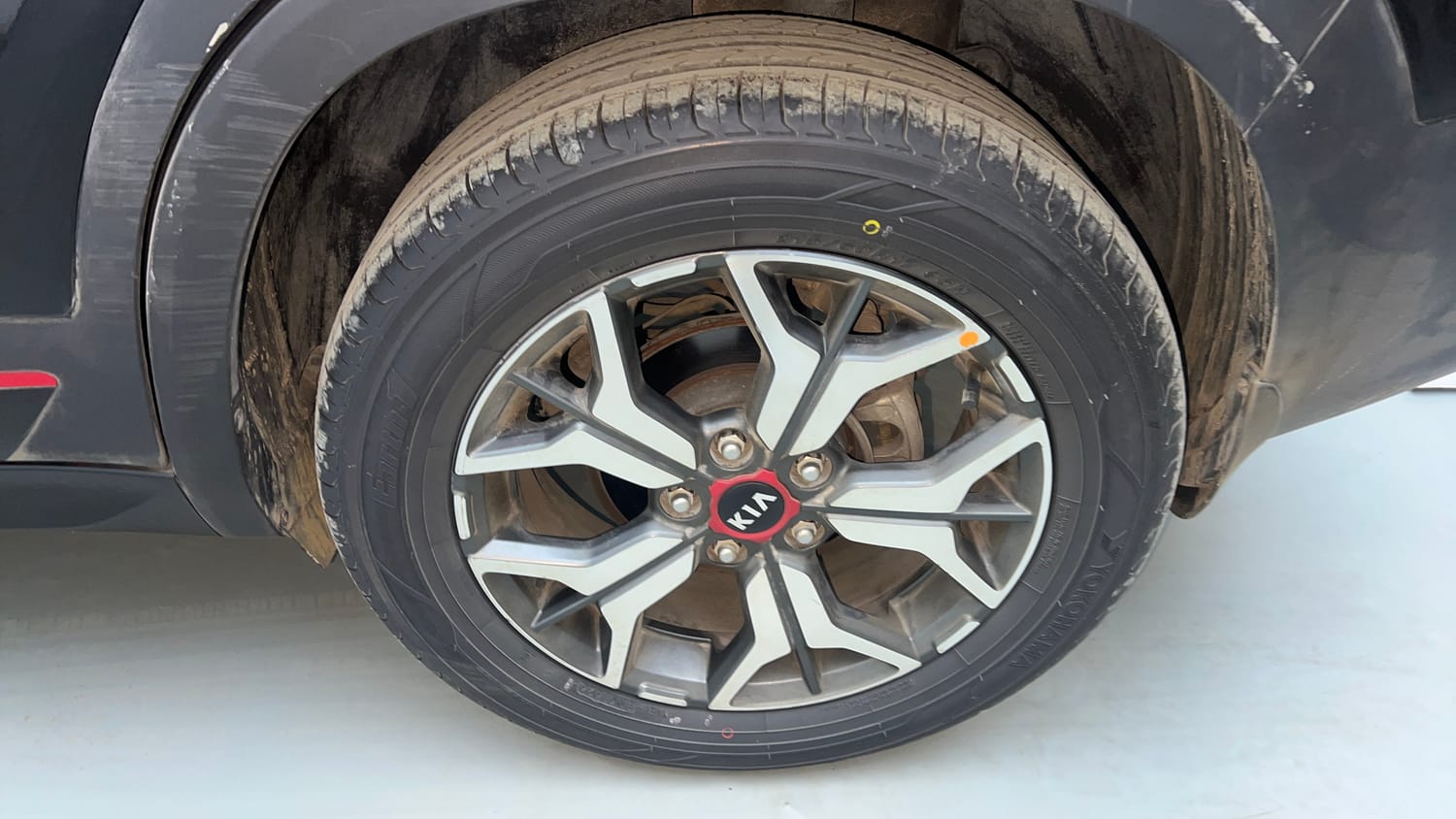 Used 2020 kia Seltos GTX Plus DCT 1.4 Petrol Automatic tyres LEFT REAR TYRE RIM VIEW