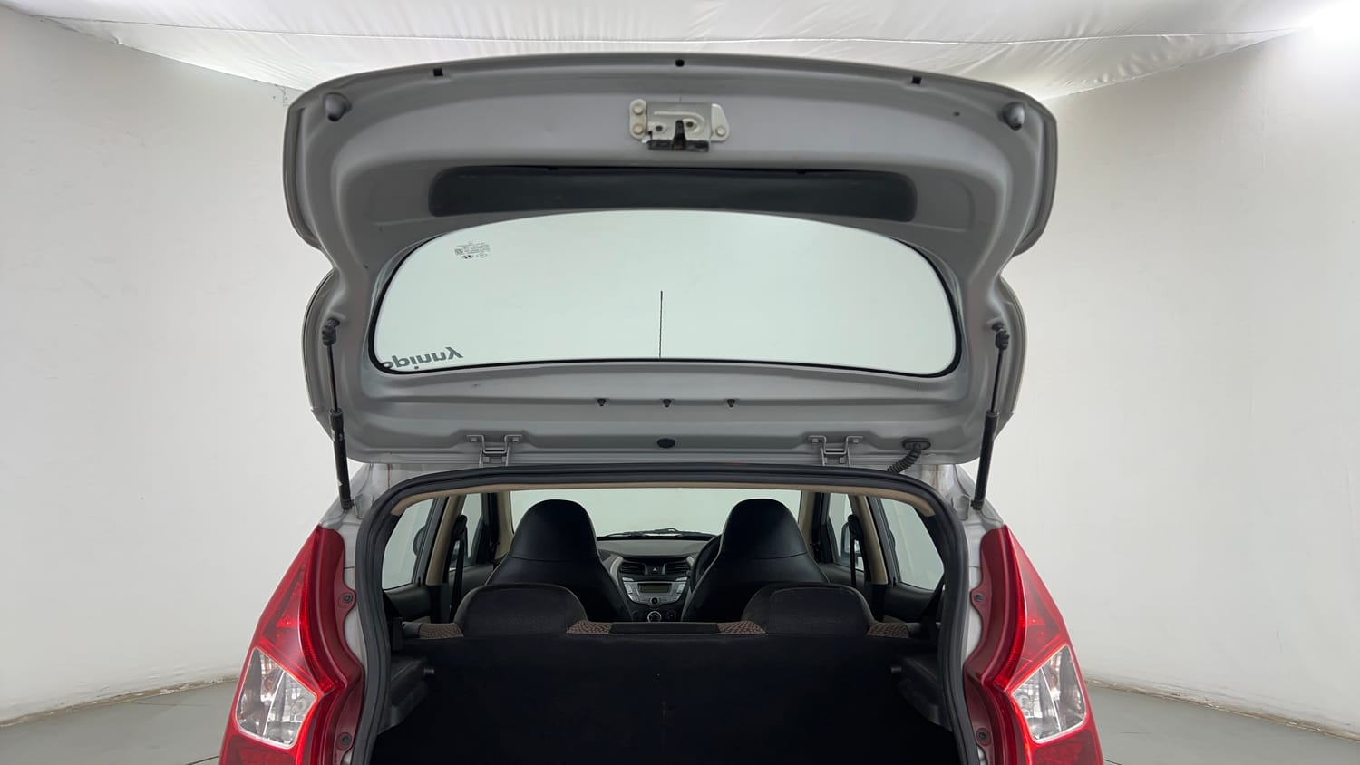 Used 2016 Hyundai Eon Magna Petrol Manual interior DICKY DOOR OPEN VIEW