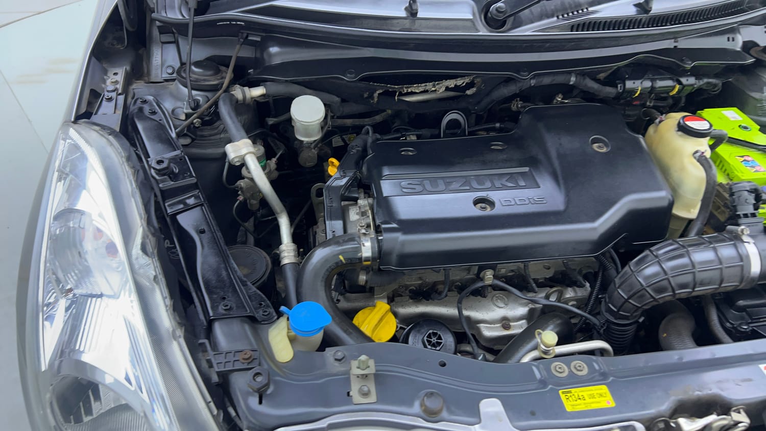 Used 2014 Maruti Suzuki Swift VDi Diesel Manual engine ENGINE RIGHT SIDE VIEW