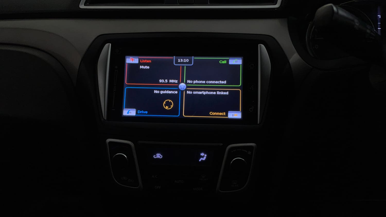 Used 2015 Maruti Suzuki Ciaz ZXi+ RS Petrol Manual top_features Touch screen infotainment system