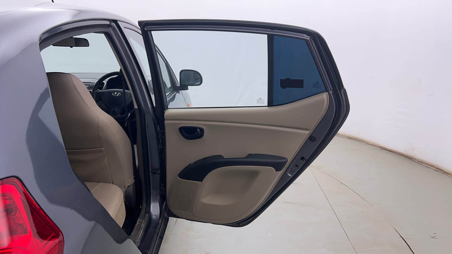 Used 2016 Hyundai i10 Magna 1.1 iRDE2 Petrol Manual interior RIGHT REAR DOOR OPEN VIEW