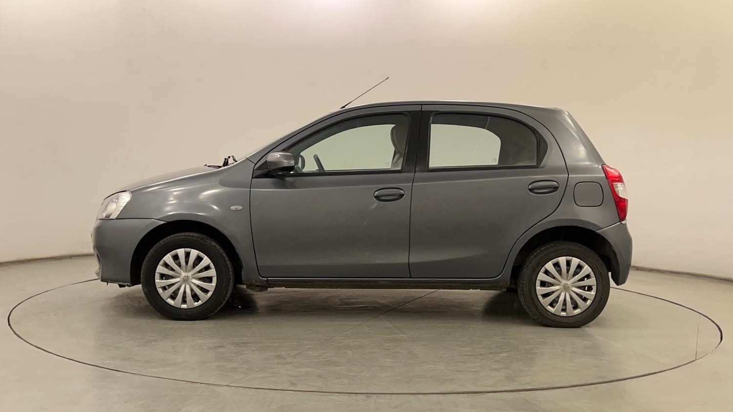 Used 2013 Toyota Etios Liva G Petrol Manual exterior LEFT SIDE VIEW