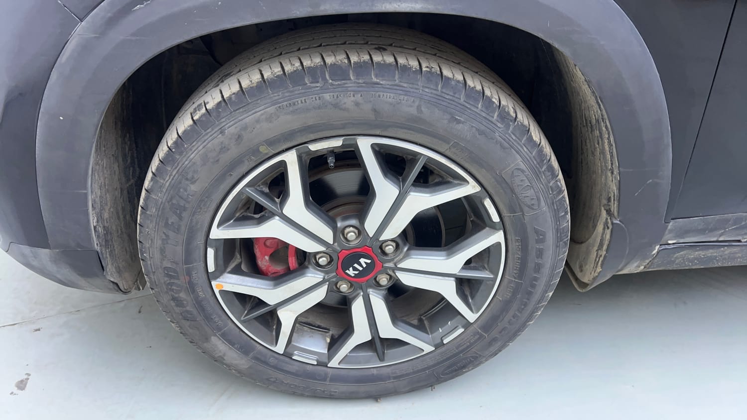 Used 2020 kia Seltos GTX Plus DCT 1.4 Petrol Automatic tyres LEFT FRONT TYRE RIM VIEW