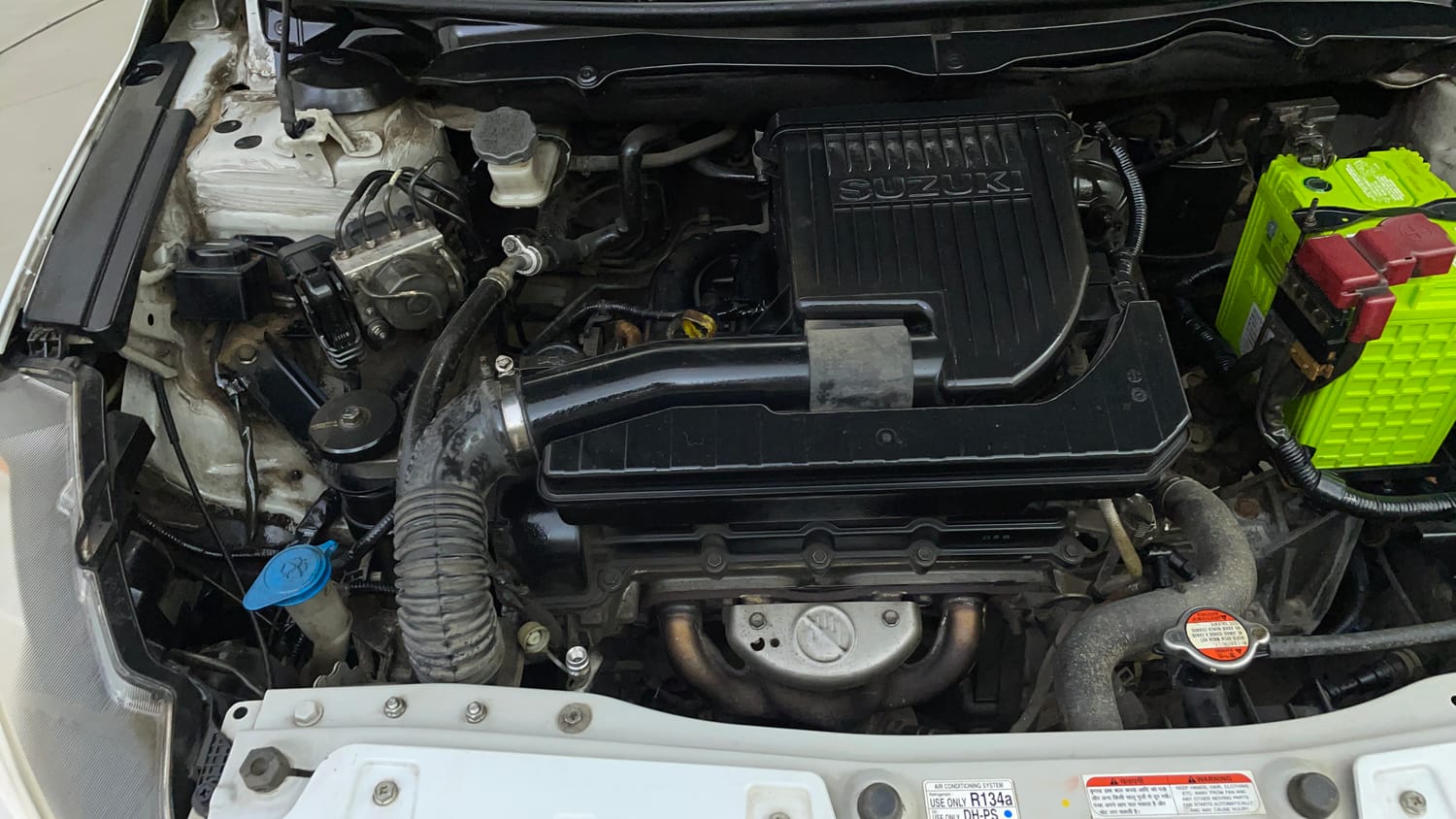 Used 2015 Maruti Suzuki Ciaz ZXi+ RS Petrol Manual engine ENGINE RIGHT SIDE VIEW