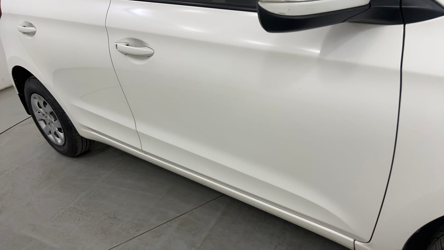 Used 2018 Hyundai Elite i20 Sportz 1.2 Petrol Manual dents MINOR SCRATCH