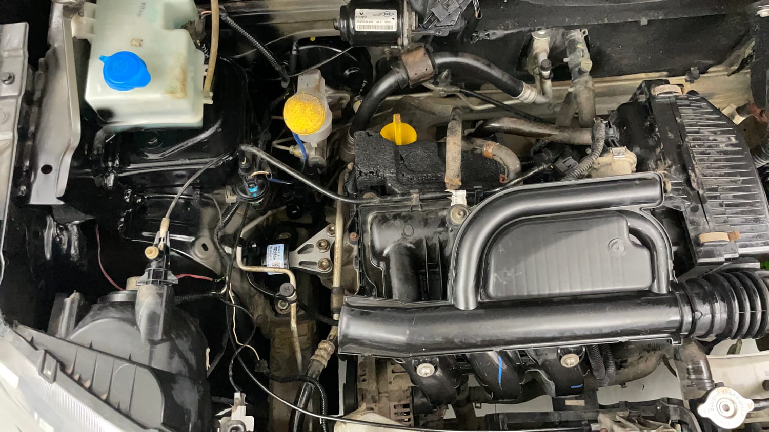Used 2018 Renault Kwid 1.0 RXT Petrol Manual engine ENGINE RIGHT SIDE VIEW
