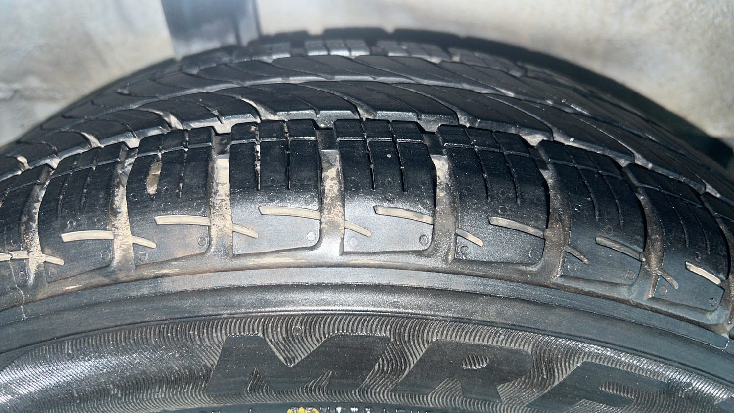 Used 2023 Honda City 4th Generation V Petrol Petrol Manual tyres RIGHT REAR TYRE TREAD VIEW