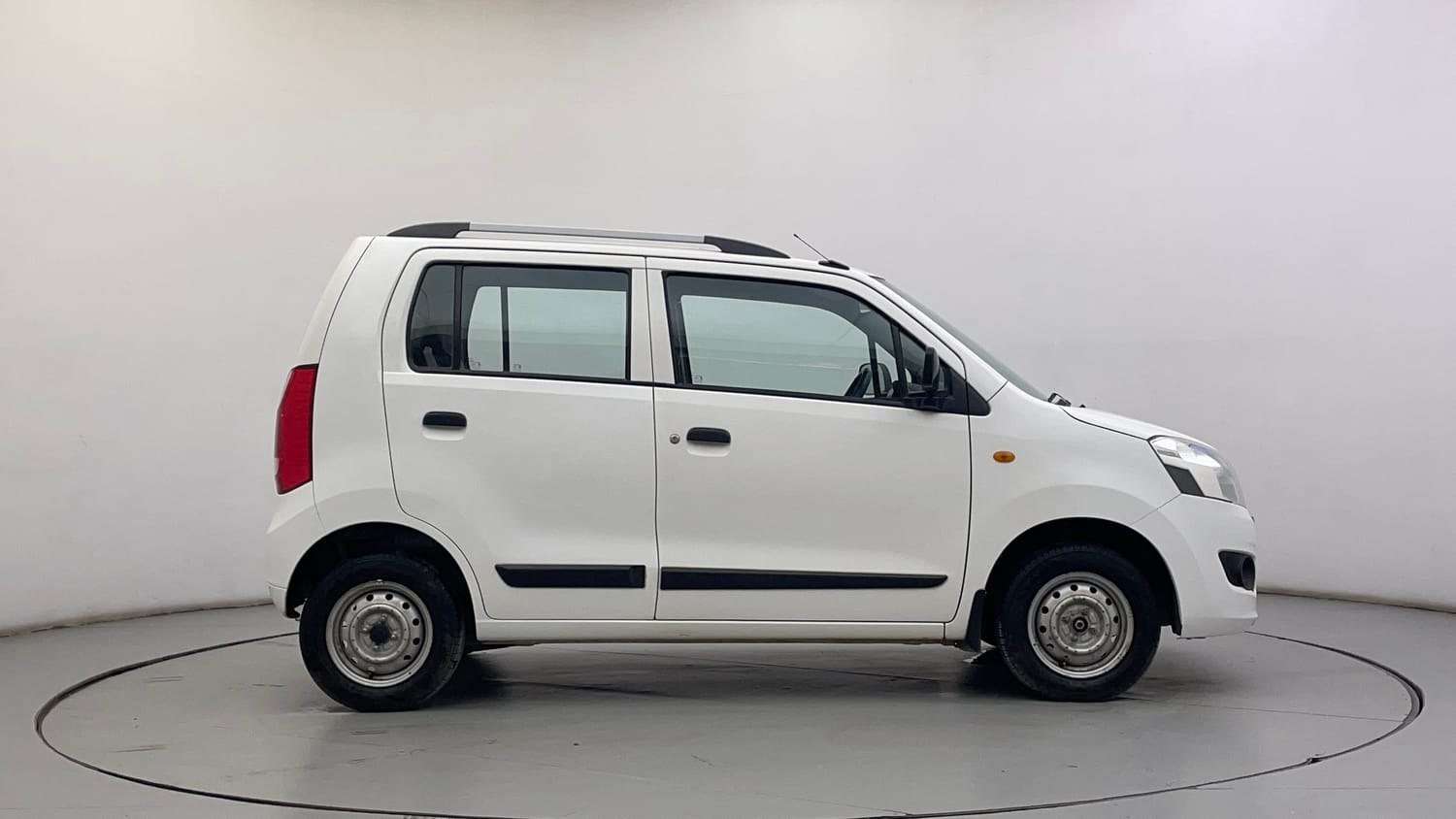 Used 2017 Maruti Suzuki Wagon R LXI Petrol Manual exterior RIGHT SIDE VIEW