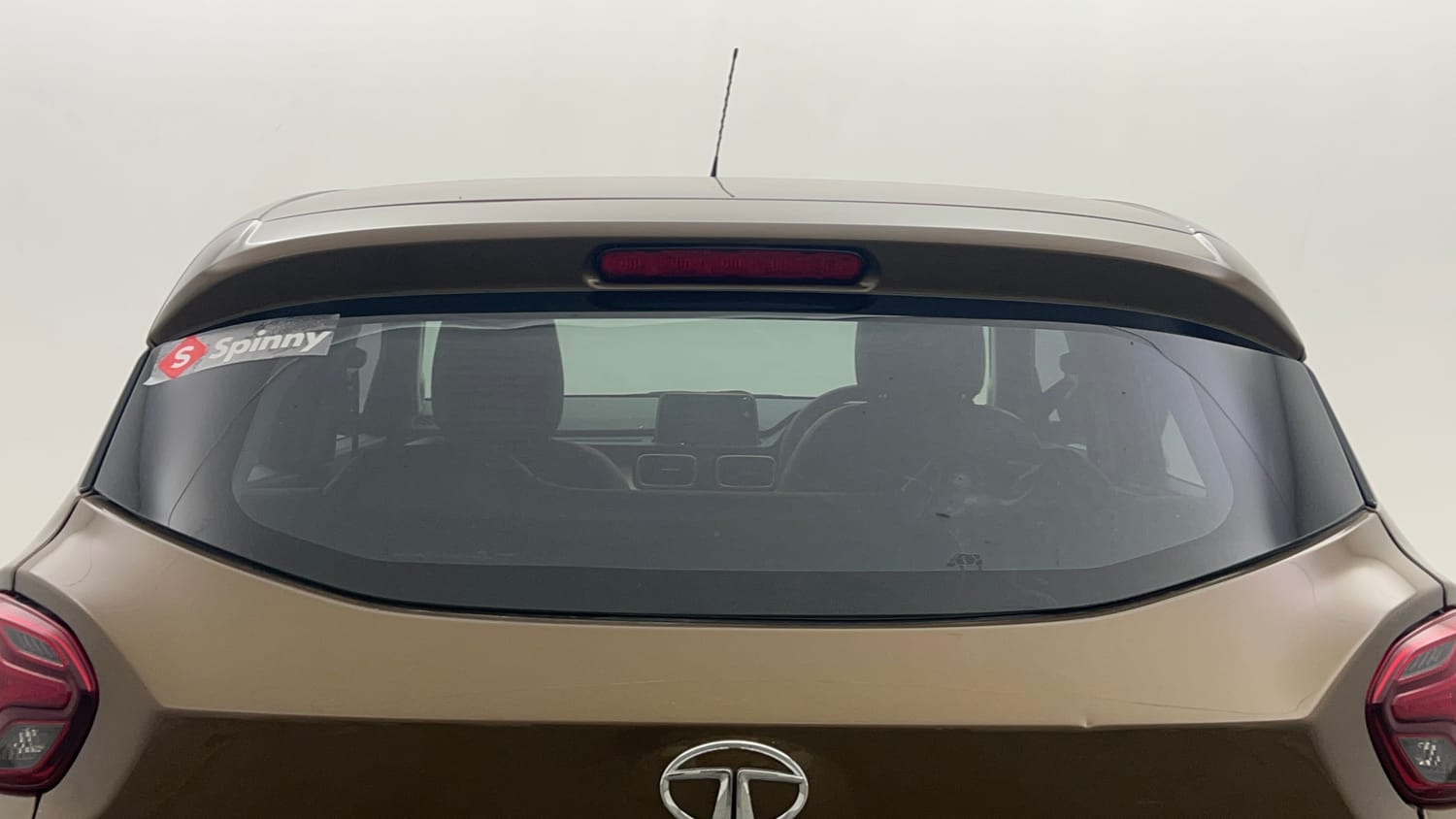 Used 2022 Tata Punch Accomplished Dazzle Pack MT Petrol Manual exterior BACK WINDSHIELD VIEW