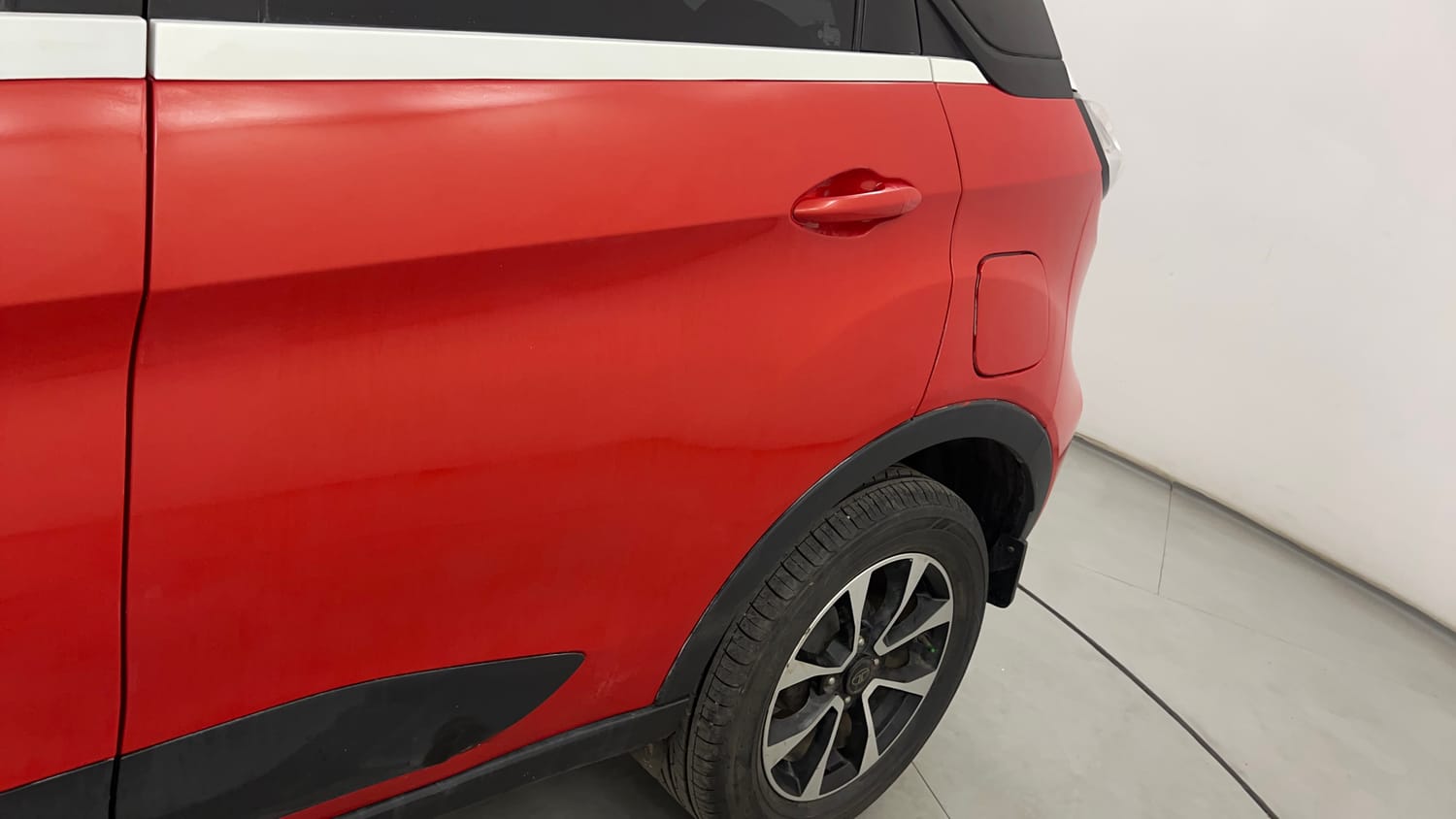 Used 2020 Tata Nexon XZA Plus (O) Dual Tone Petrol Automatic dents MINOR SCRATCH