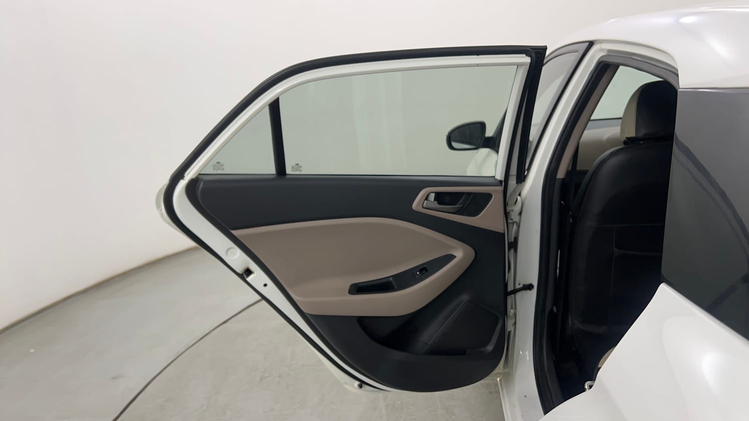 Used 2018 Hyundai Elite i20 Sportz 1.2 Petrol Manual interior LEFT REAR DOOR OPEN VIEW