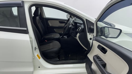 Used 2022 Tata Altroz XT Petrol Petrol Manual interior RIGHT SIDE FRONT DOOR CABIN VIEW