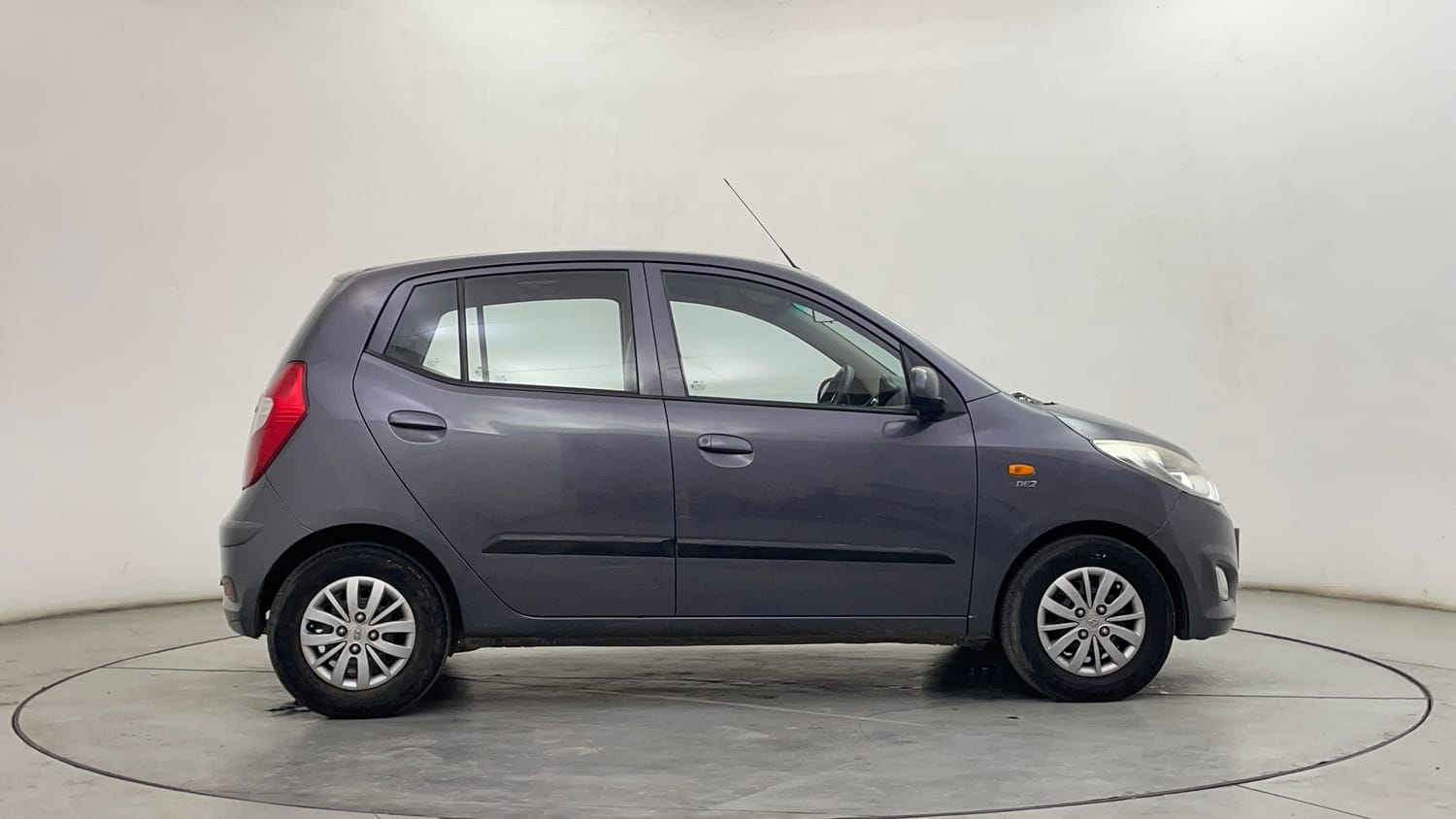 Used 2016 Hyundai i10 Sportz 1.1 iRDE2 Petrol Manual exterior RIGHT SIDE VIEW