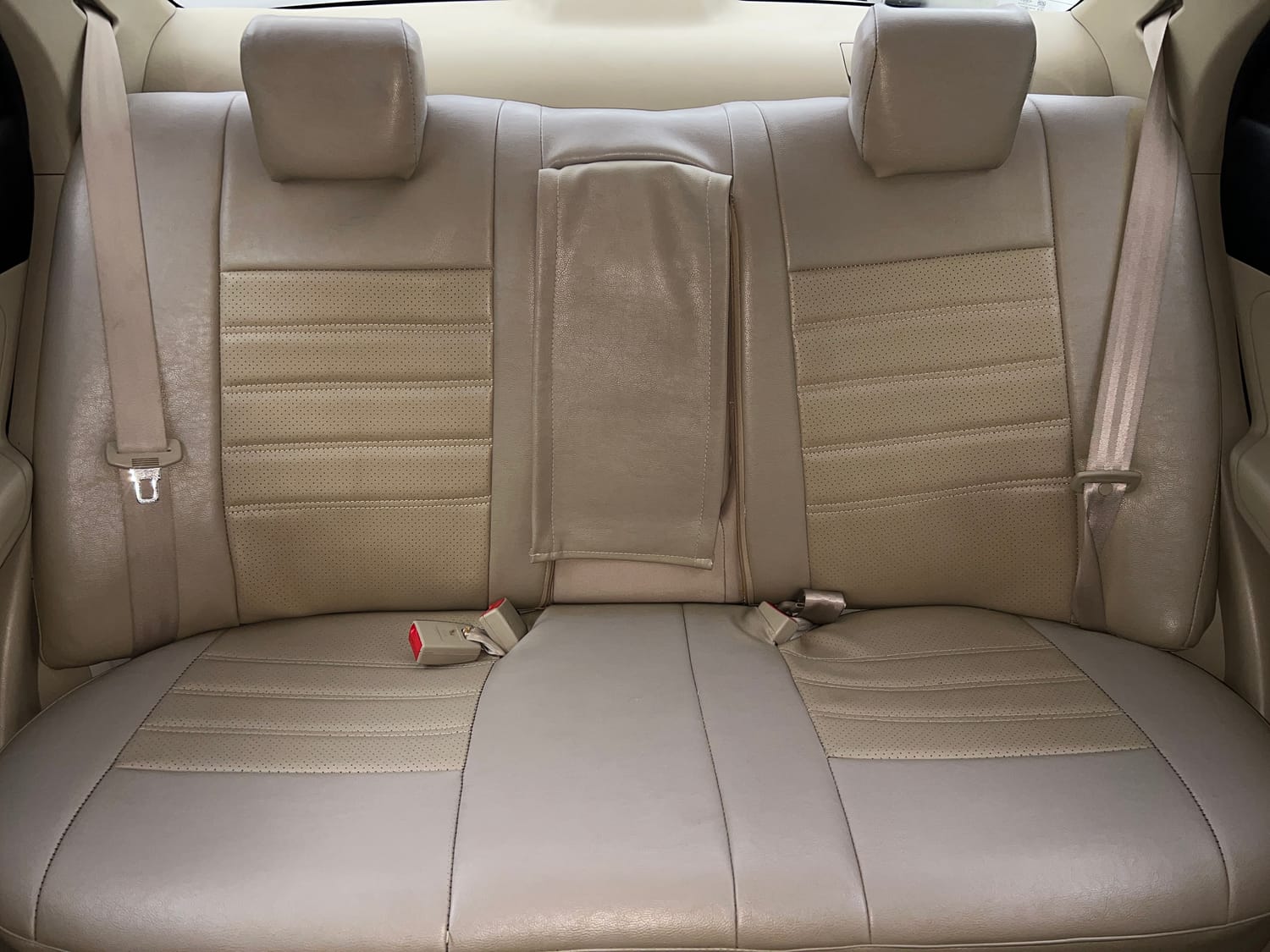 Used 2018 Maruti Suzuki Dzire ZXi Petrol Manual interior REAR SEAT CONDITION VIEW