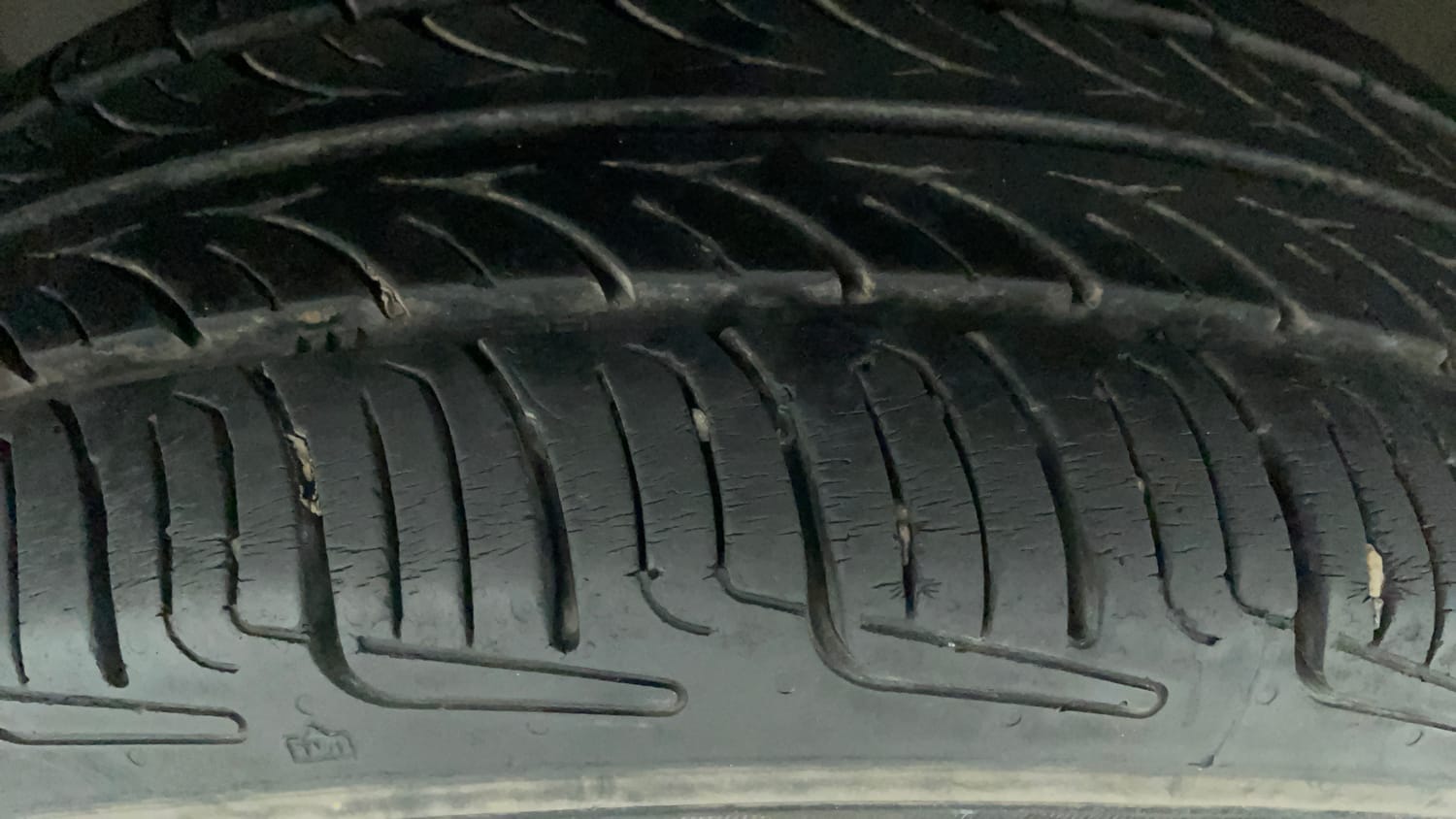 Used 2019 Honda Amaze 1.2 S MT Petrol Petrol Manual tyres LEFT FRONT TYRE TREAD VIEW