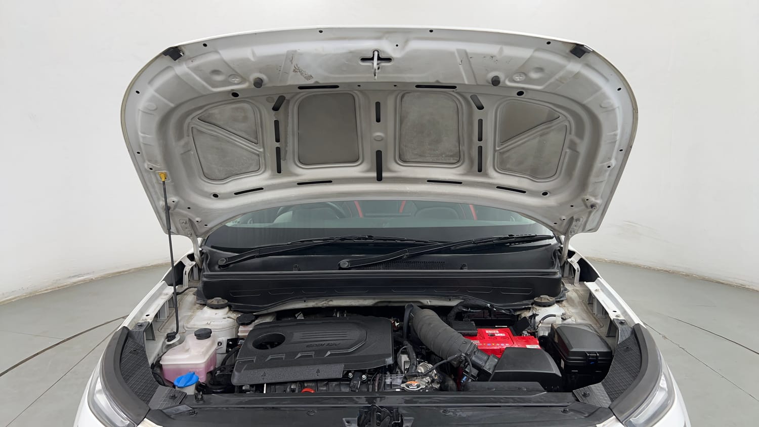 Used 2021 Hyundai Venue SX 1.5 CRDi Diesel Manual engine ENGINE & BONNET OPEN FRONT VIEW