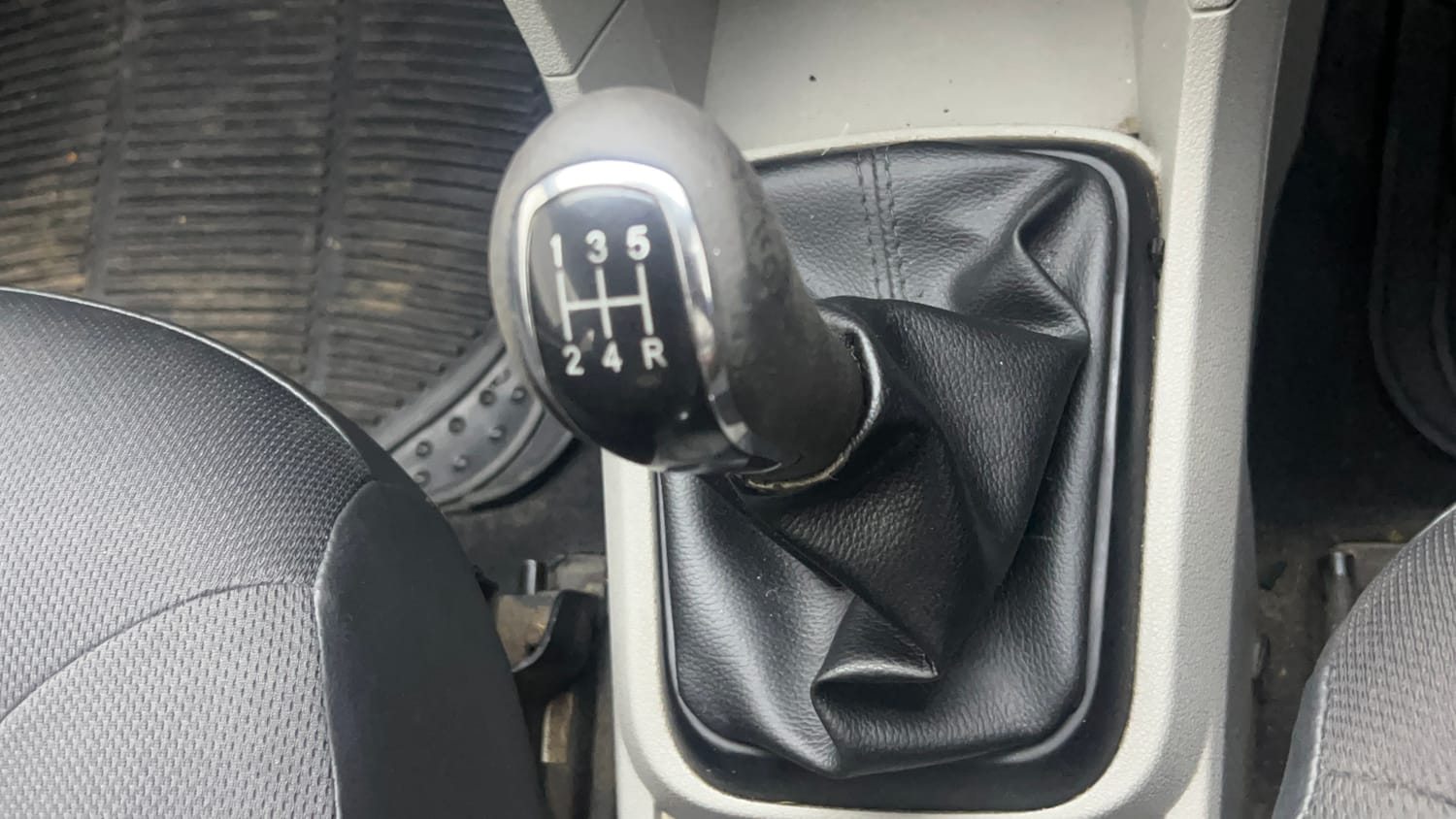 Used 2019 Tata Tiago Revotron XE Petrol Manual interior GEAR  KNOB VIEW