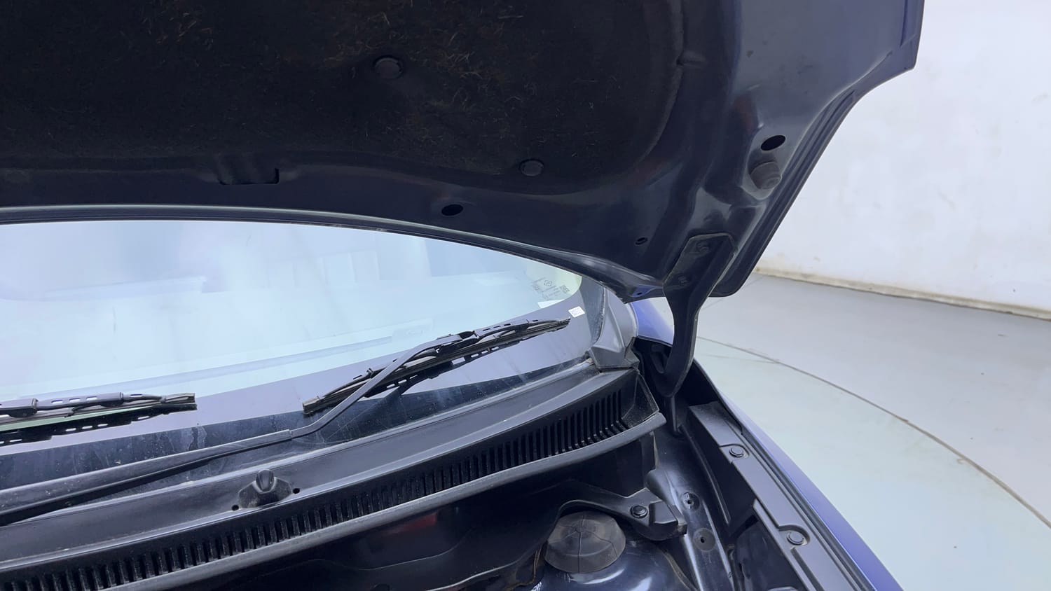 Used 2019 Maruti Suzuki Ertiga VDI SHVS Diesel Manual engine ENGINE LEFT SIDE HINGE & APRON VIEW