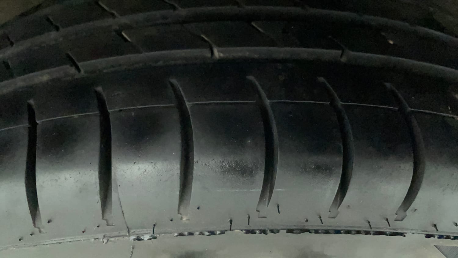 Used 2021 Renault Kwid RXT Petrol Manual tyres LEFT REAR TYRE TREAD VIEW